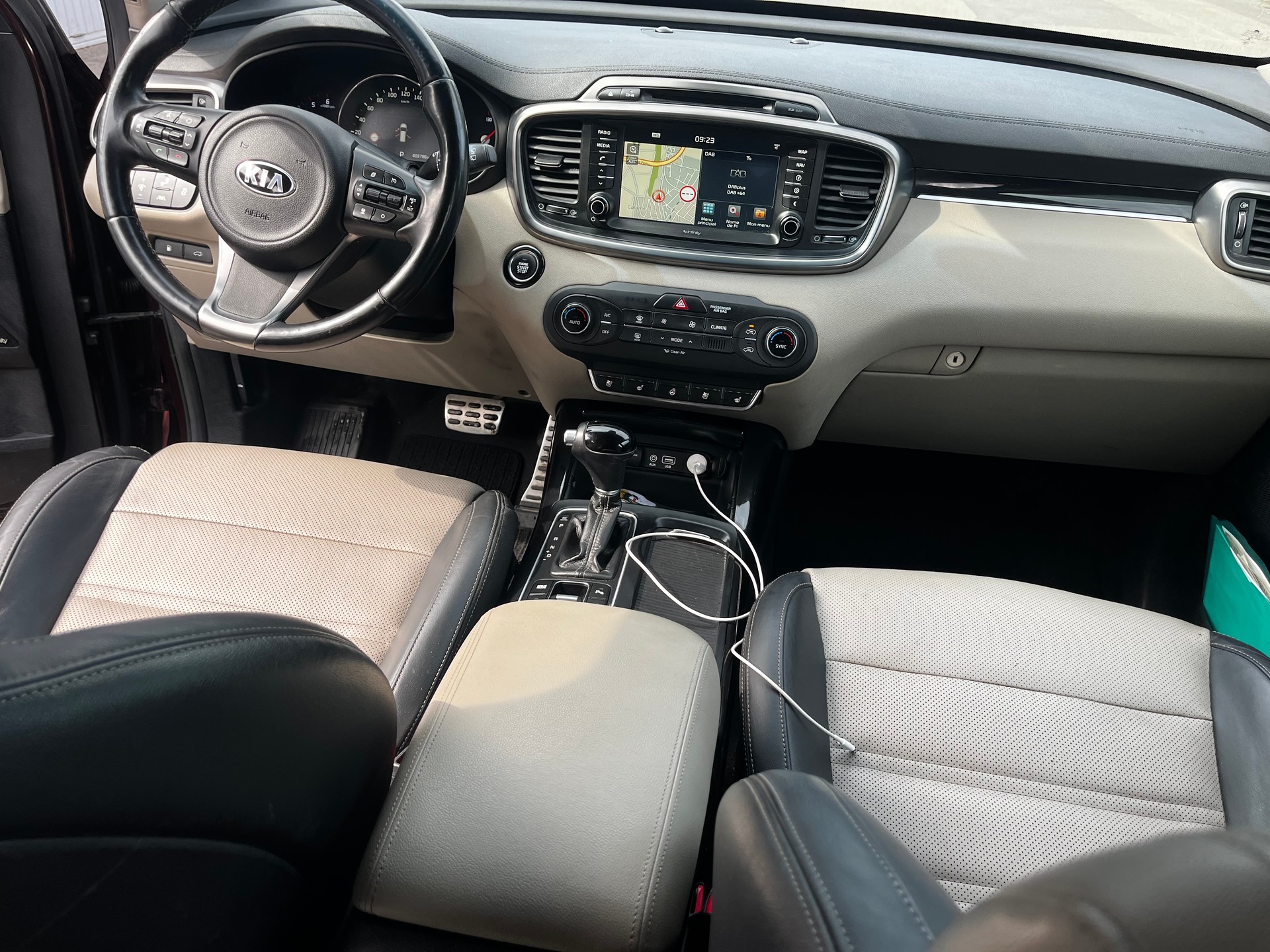 KIA Sorento 2.2 CRDI Style 5P. Automatic-image-11