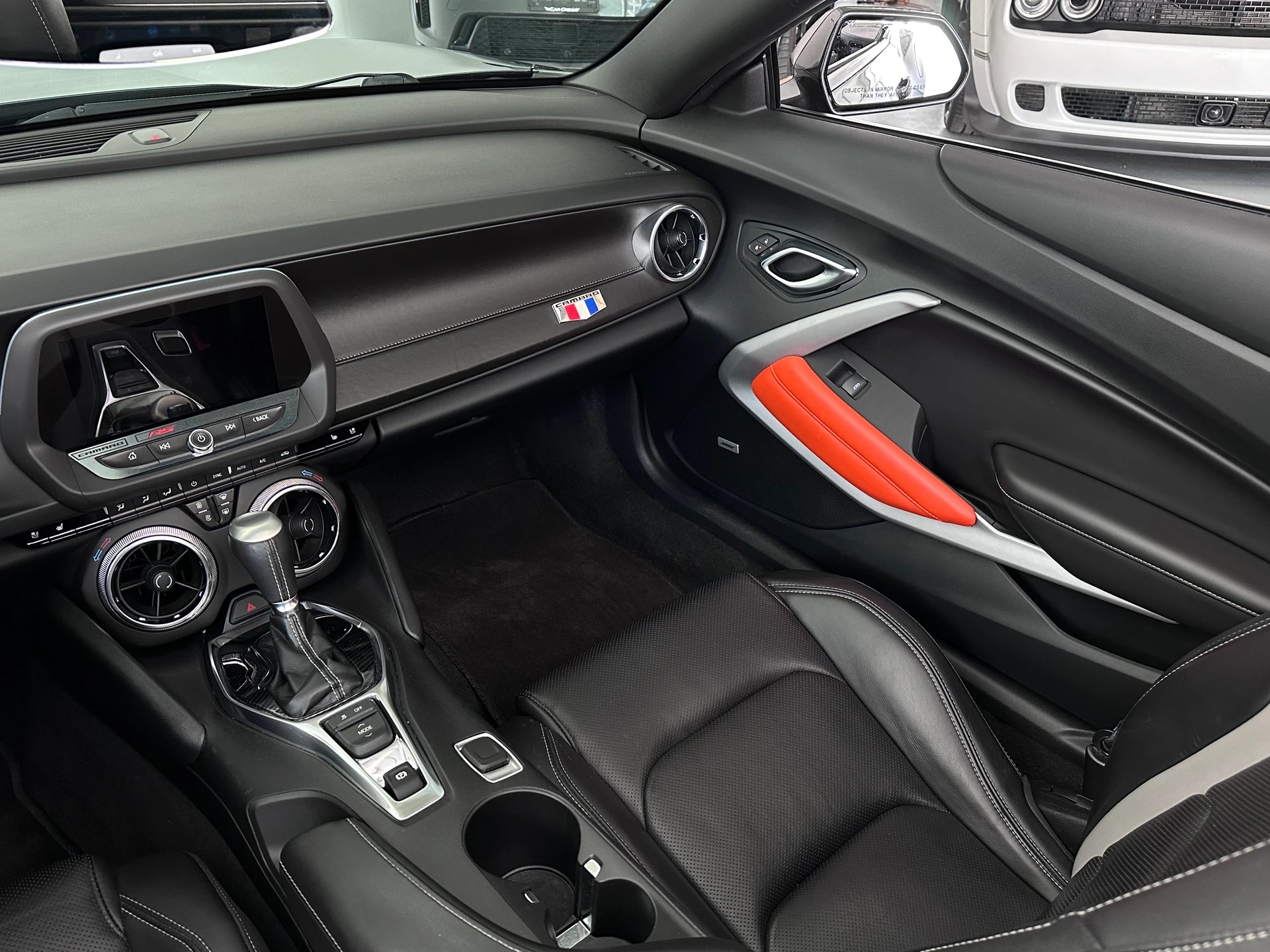 CHEVROLET Camaro RS Convertible-image-6