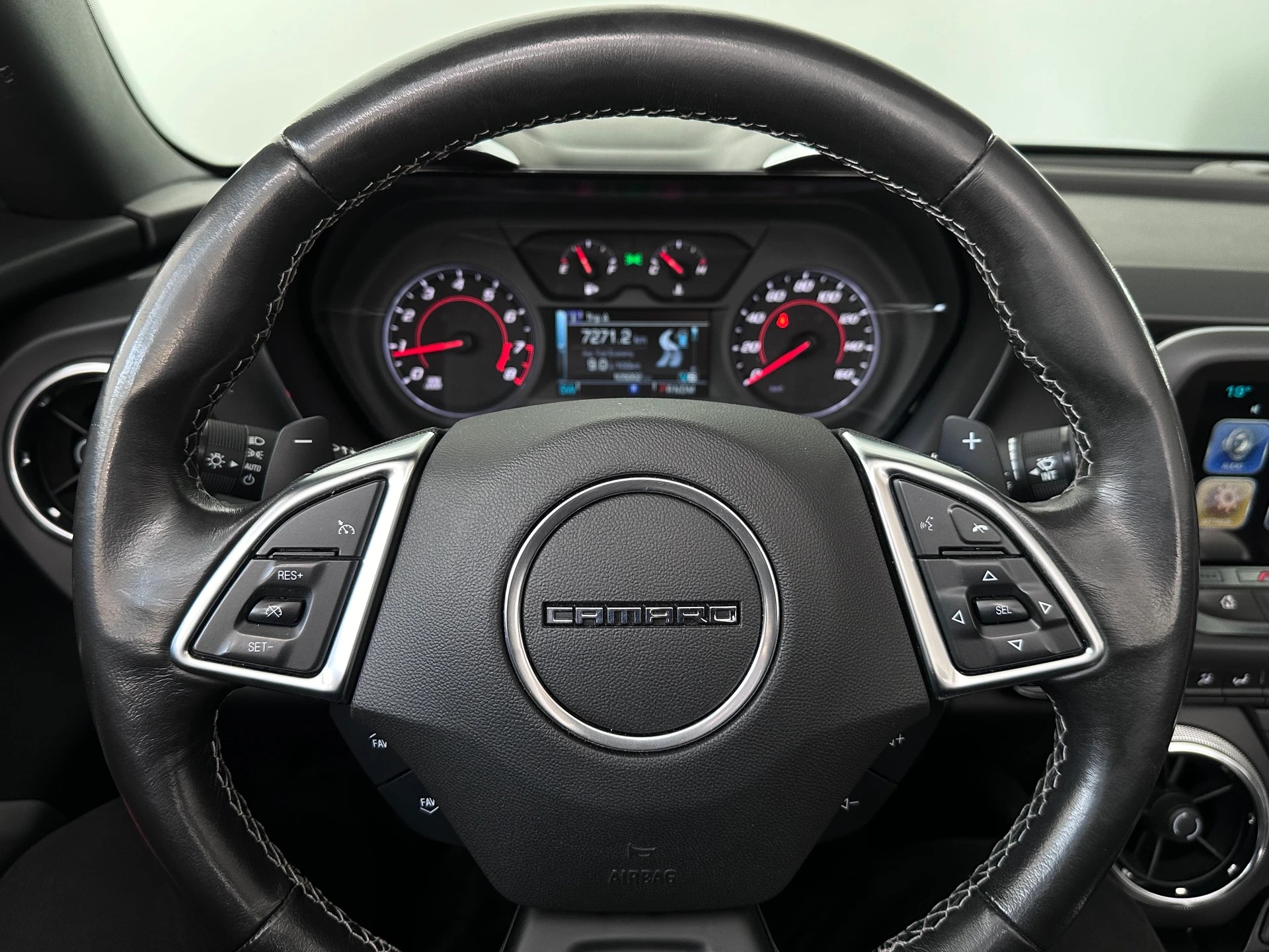 CHEVROLET Camaro RS Convertible-image-5