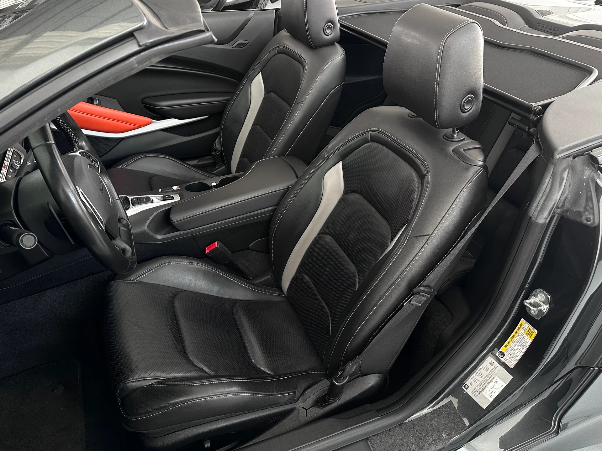 CHEVROLET Camaro RS Convertible-image-9