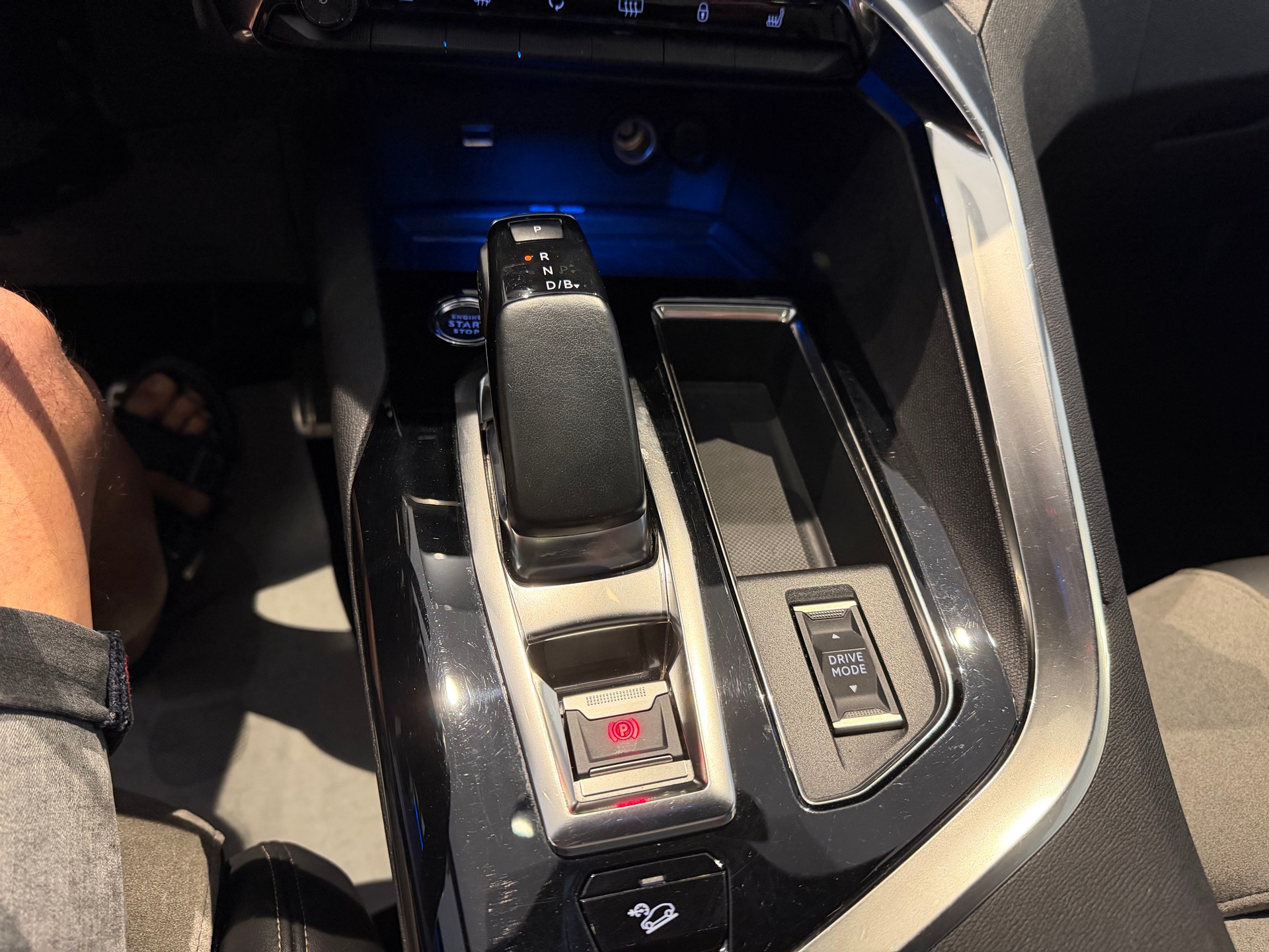 PEUGEOT 3008 1.6 Plug-in Hybrid4 GT Pack-image-20