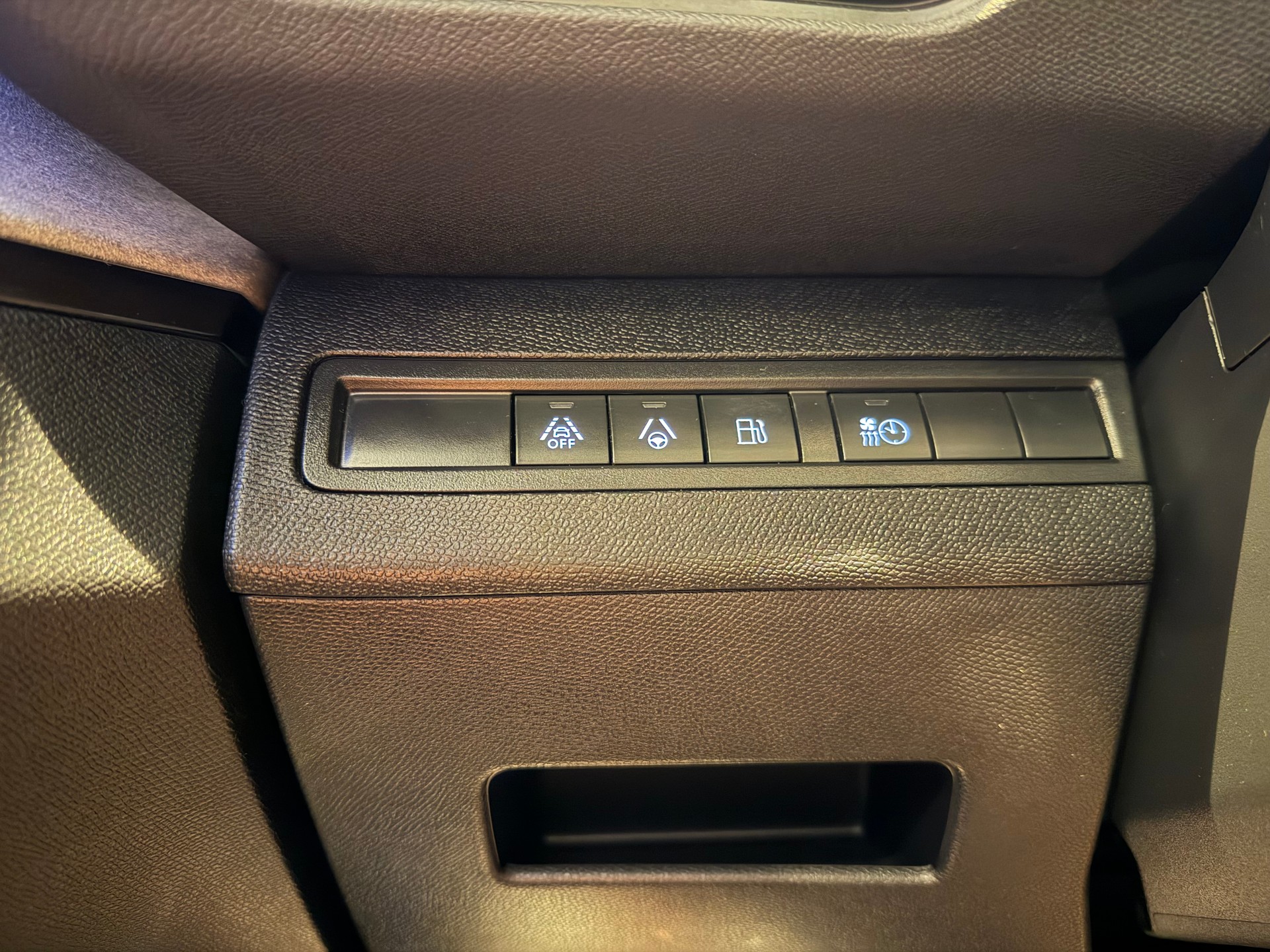 PEUGEOT 3008 1.6 Plug-in Hybrid4 GT Pack-image-23