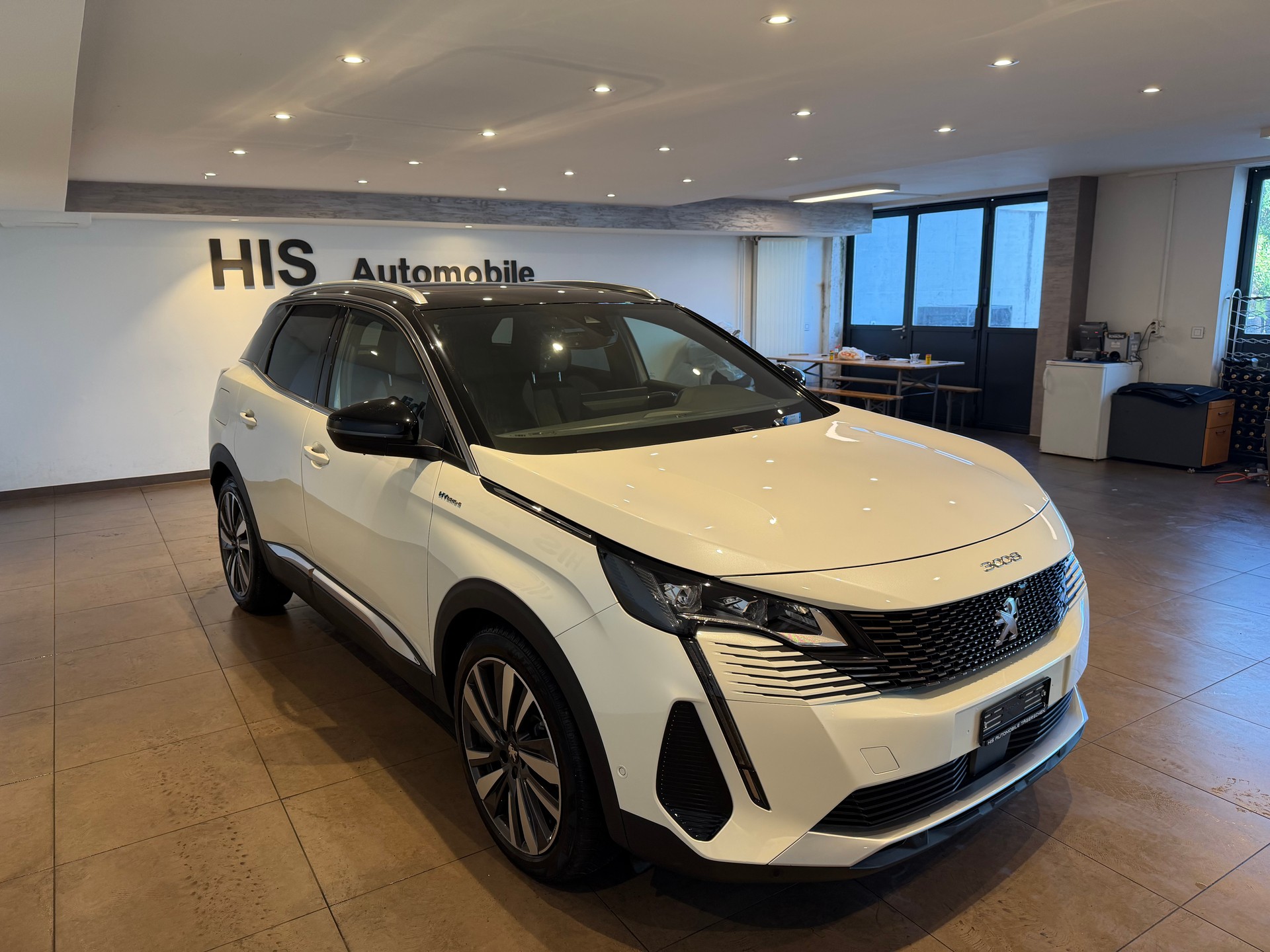 PEUGEOT 3008 1.6 Plug-in Hybrid4 GT Pack-image-6
