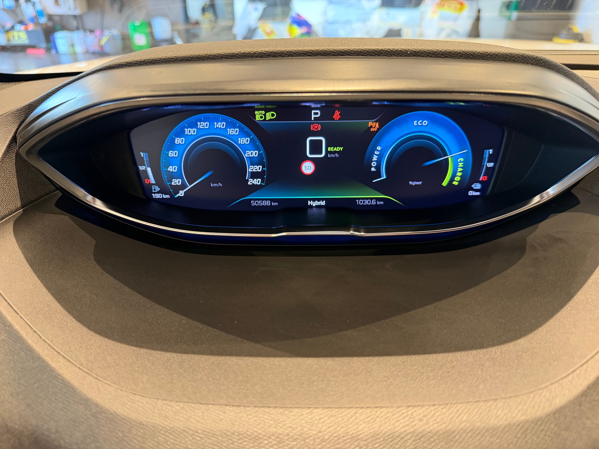 PEUGEOT 3008 1.6 Plug-in Hybrid4 GT Pack-image-18