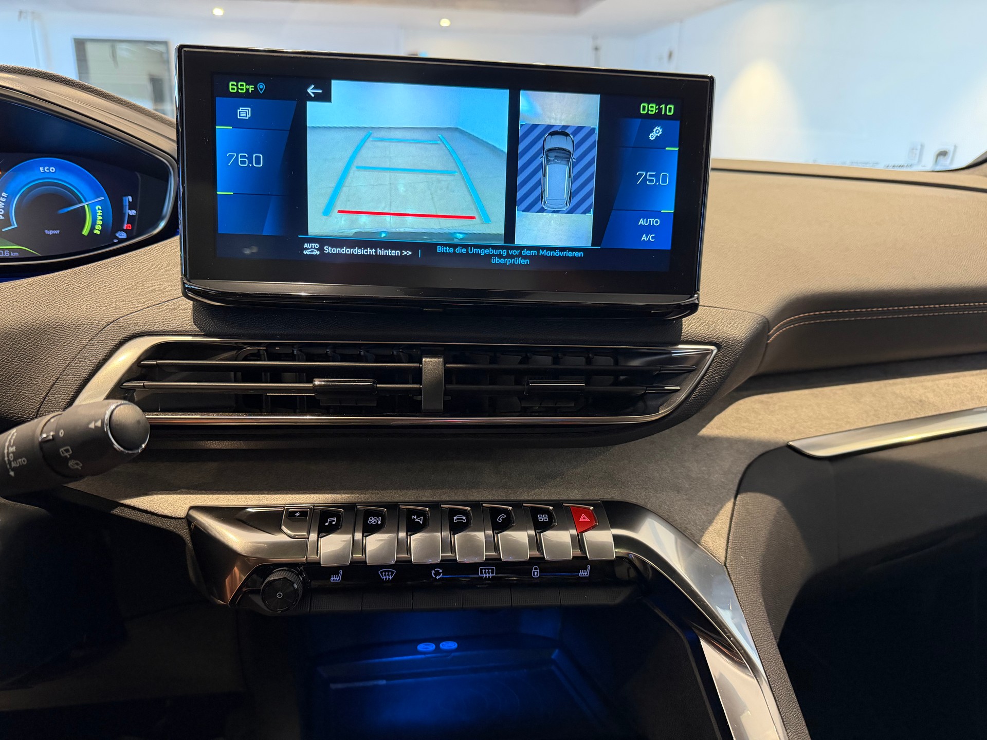 PEUGEOT 3008 1.6 Plug-in Hybrid4 GT Pack-image-19