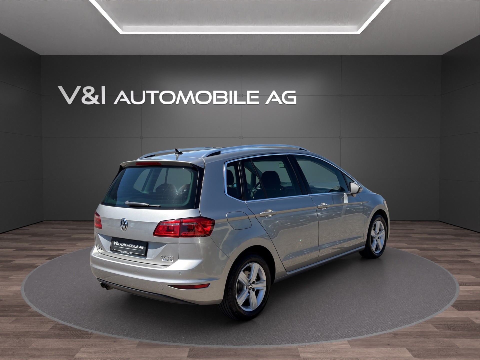 VW Golf Sportsvan 2.0 TDI Highline DSG-image-3
