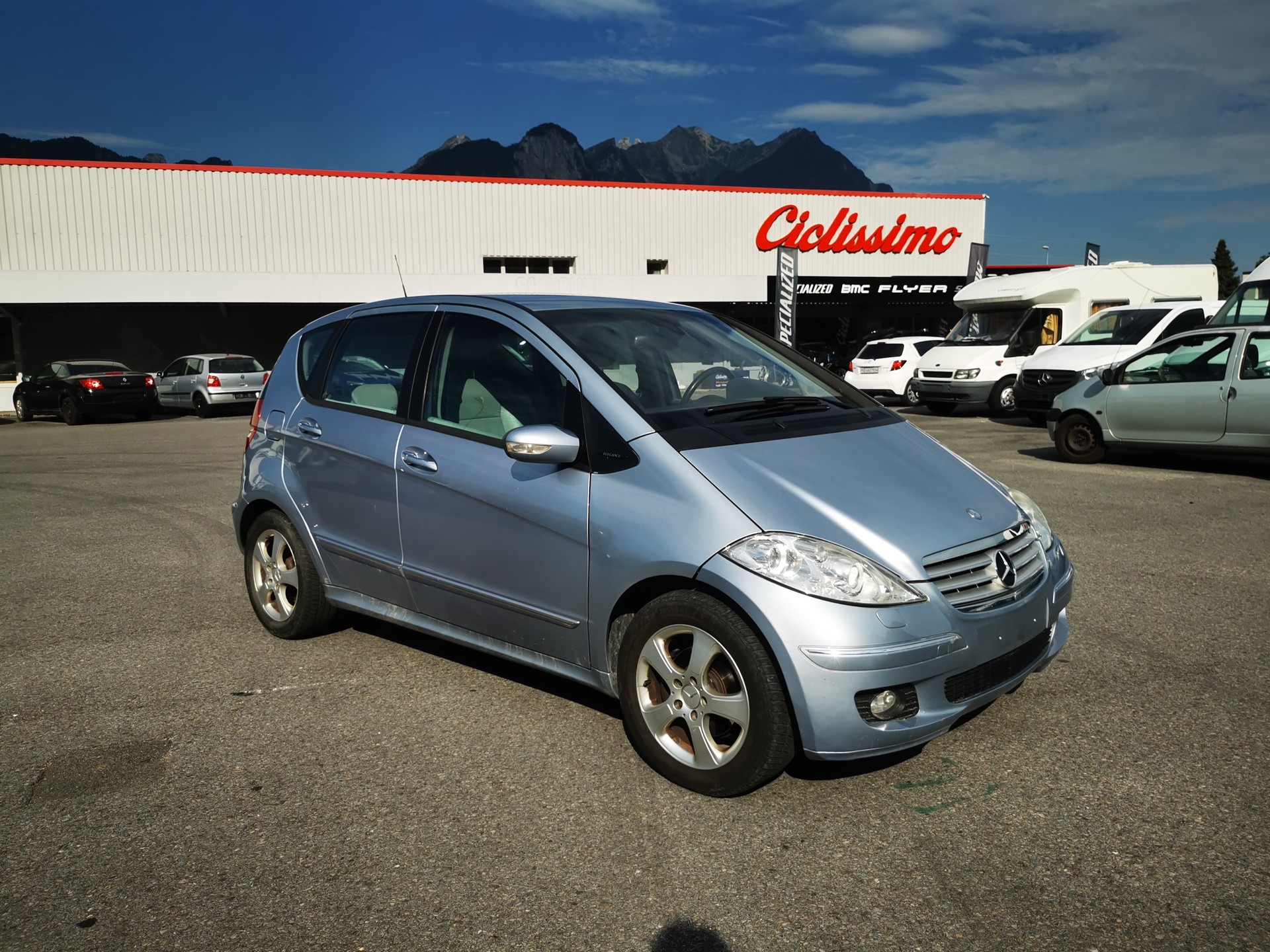 MERCEDES-BENZ A 200 Elégance-image-1