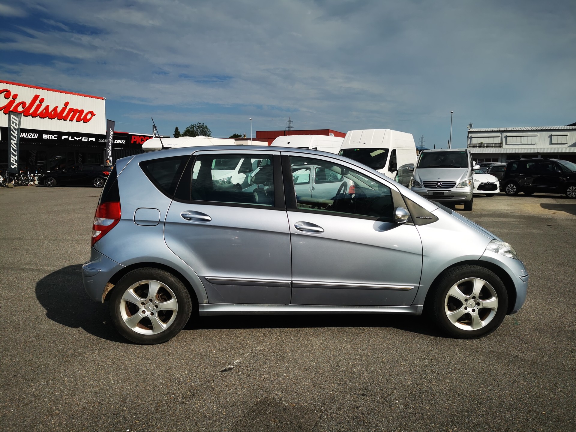 MERCEDES-BENZ A 200 Elégance-image-0