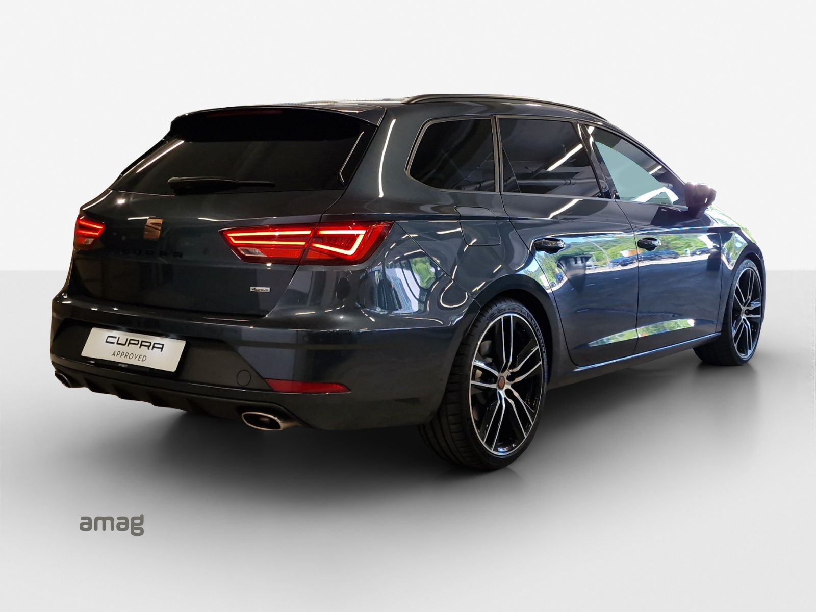 SEAT Leon ST 2.0 TSI Cupra 300 4 Drive DSG-image-4