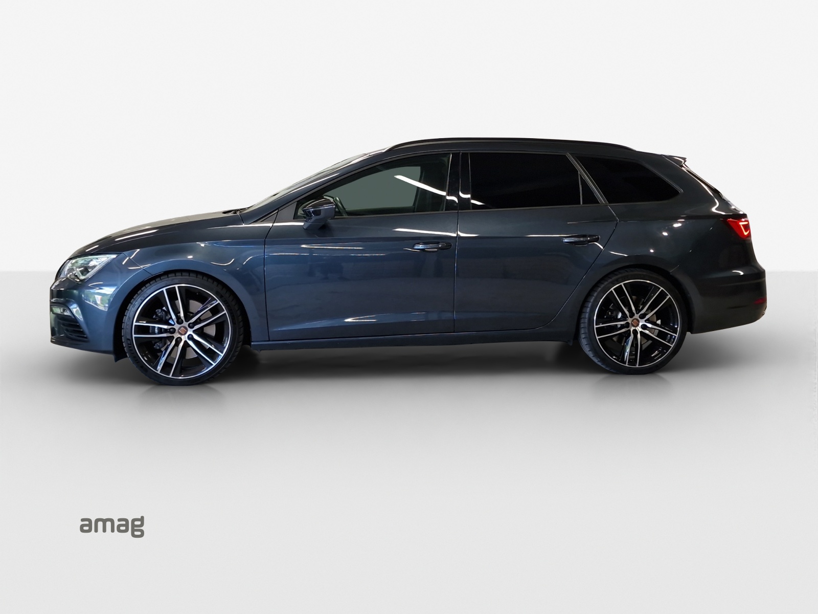 SEAT Leon ST 2.0 TSI Cupra 300 4 Drive DSG-image-1