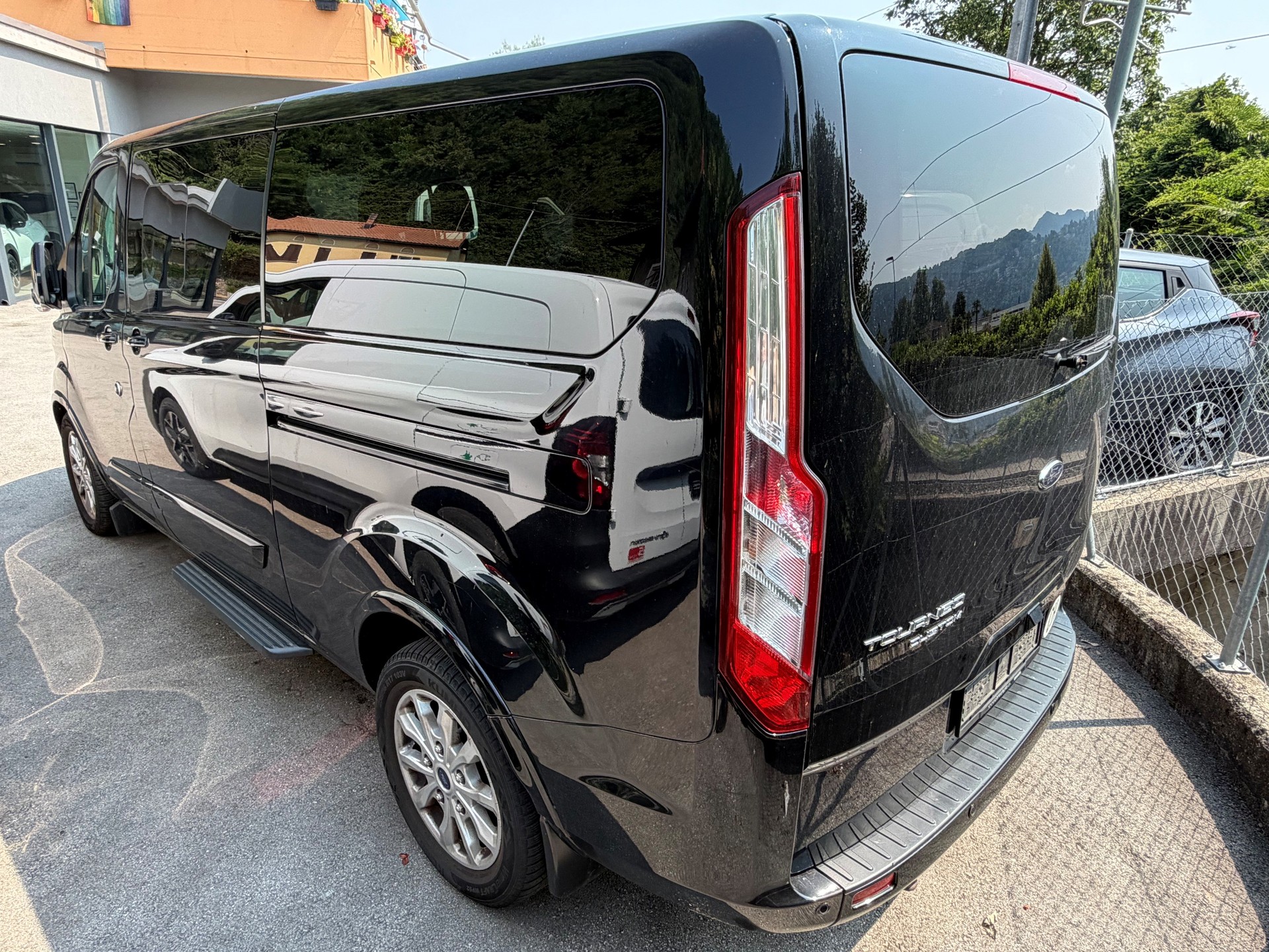 FORD Tourneo Custom 310 L2H1 Titanium-image-1