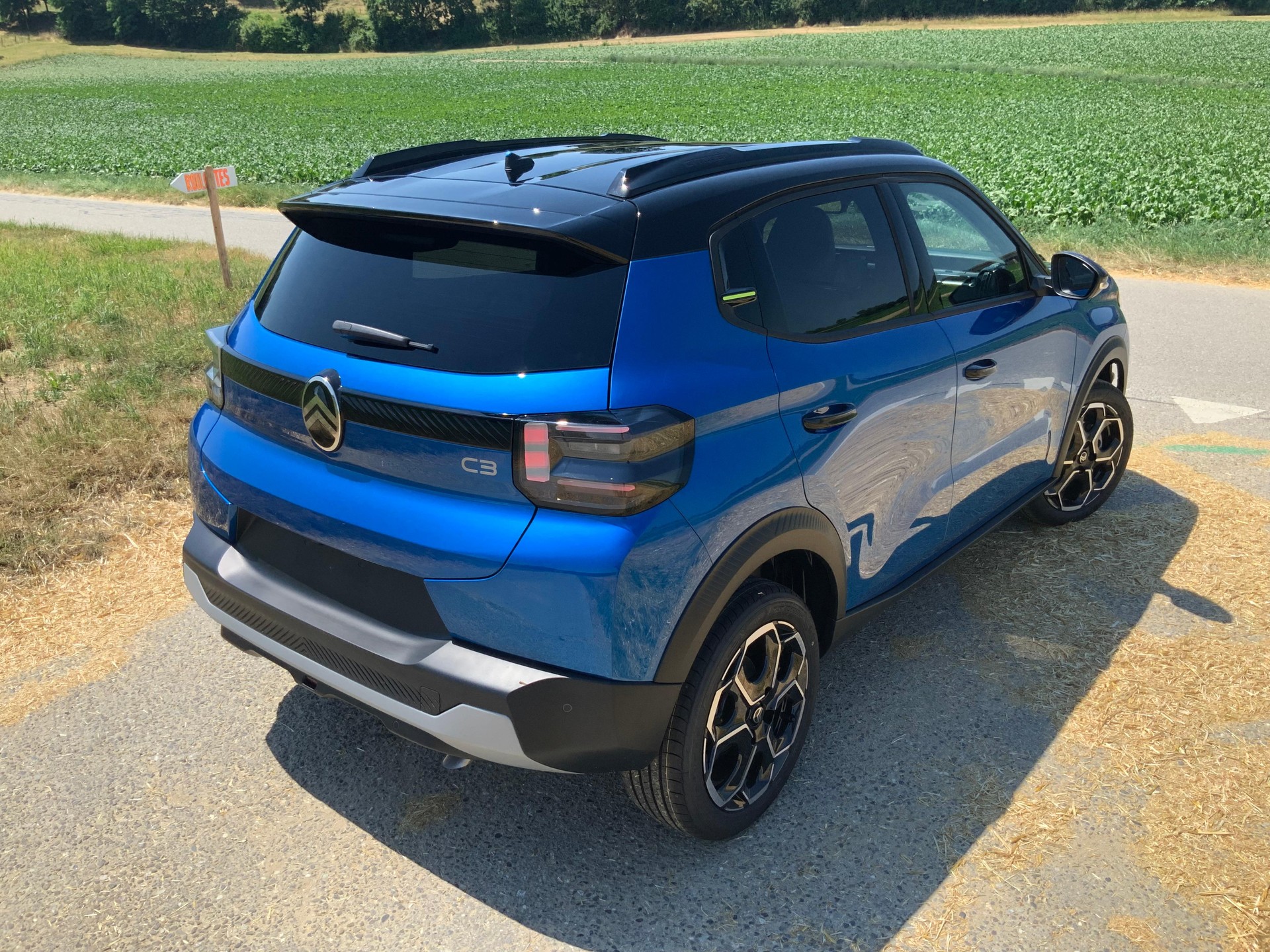 CITROEN C3 1.2 Hybrid Edition Tricolore-image-3