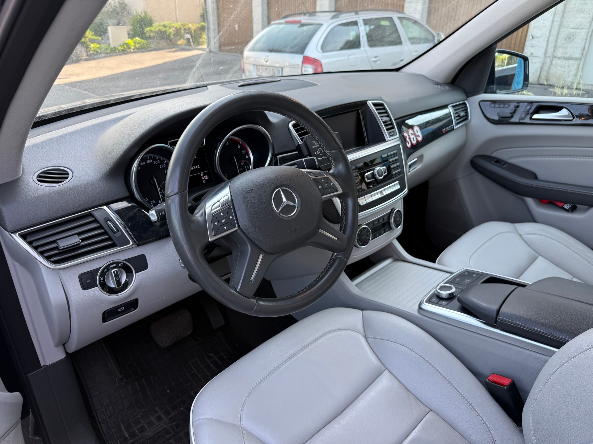 MERCEDES-BENZ ML 350 BlueTEC 4Matic 7G-Tronic-image-10