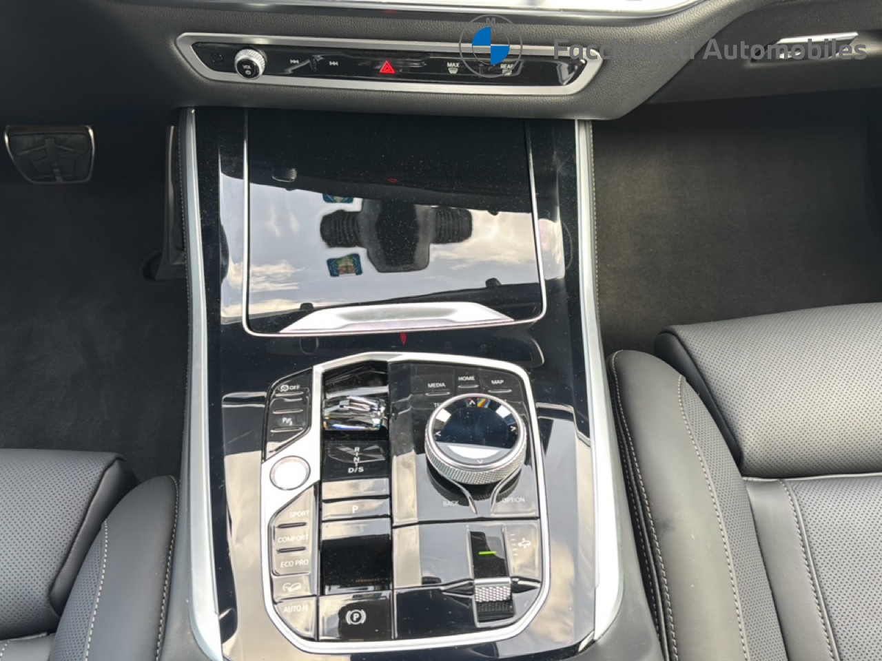 BMW X5 xDrive 48V 40d M Sport Pro Steptronic-image-15