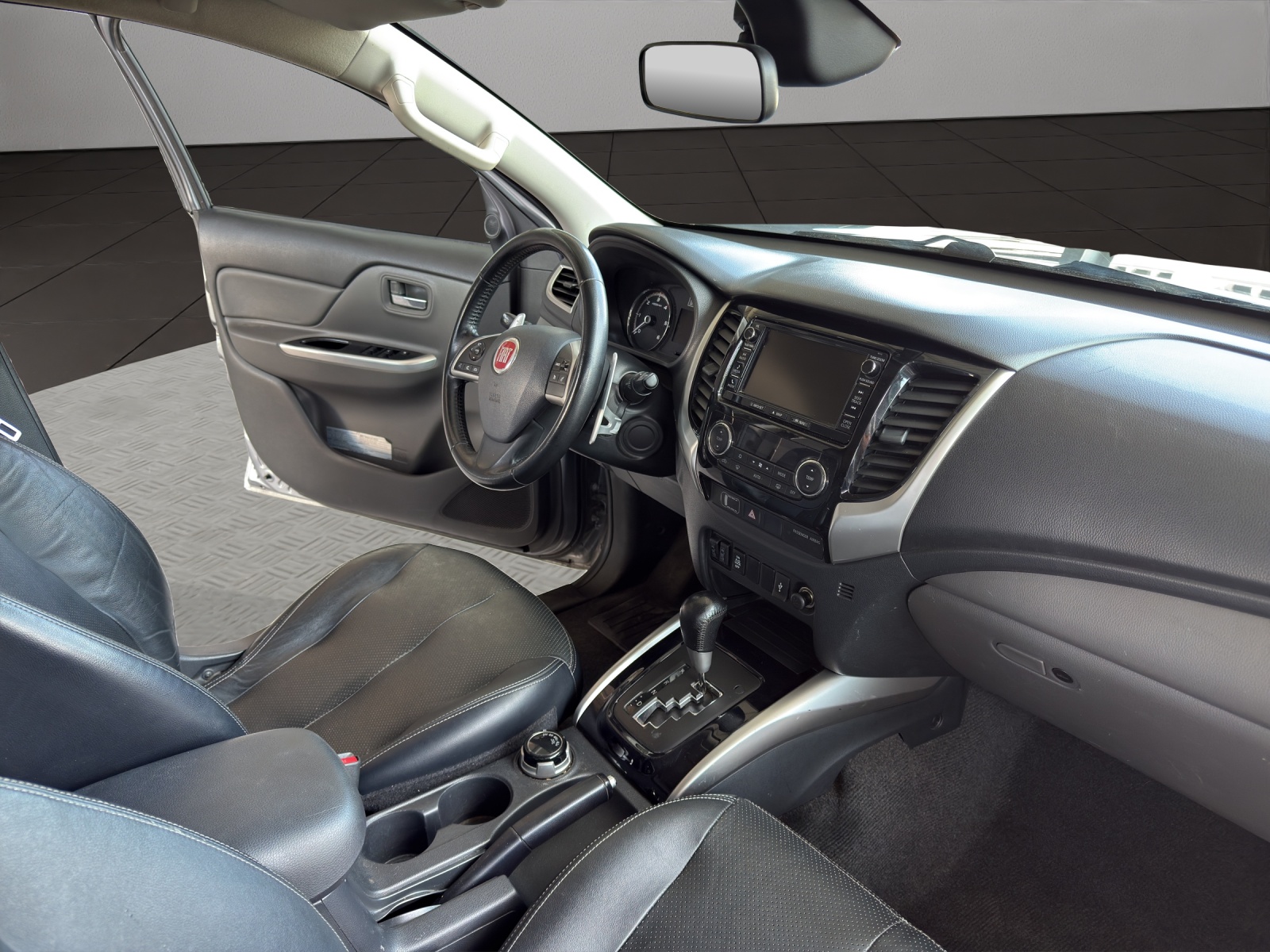 FIAT Fullback LX 2.4 MJ DC Primo 4WD A-image-9