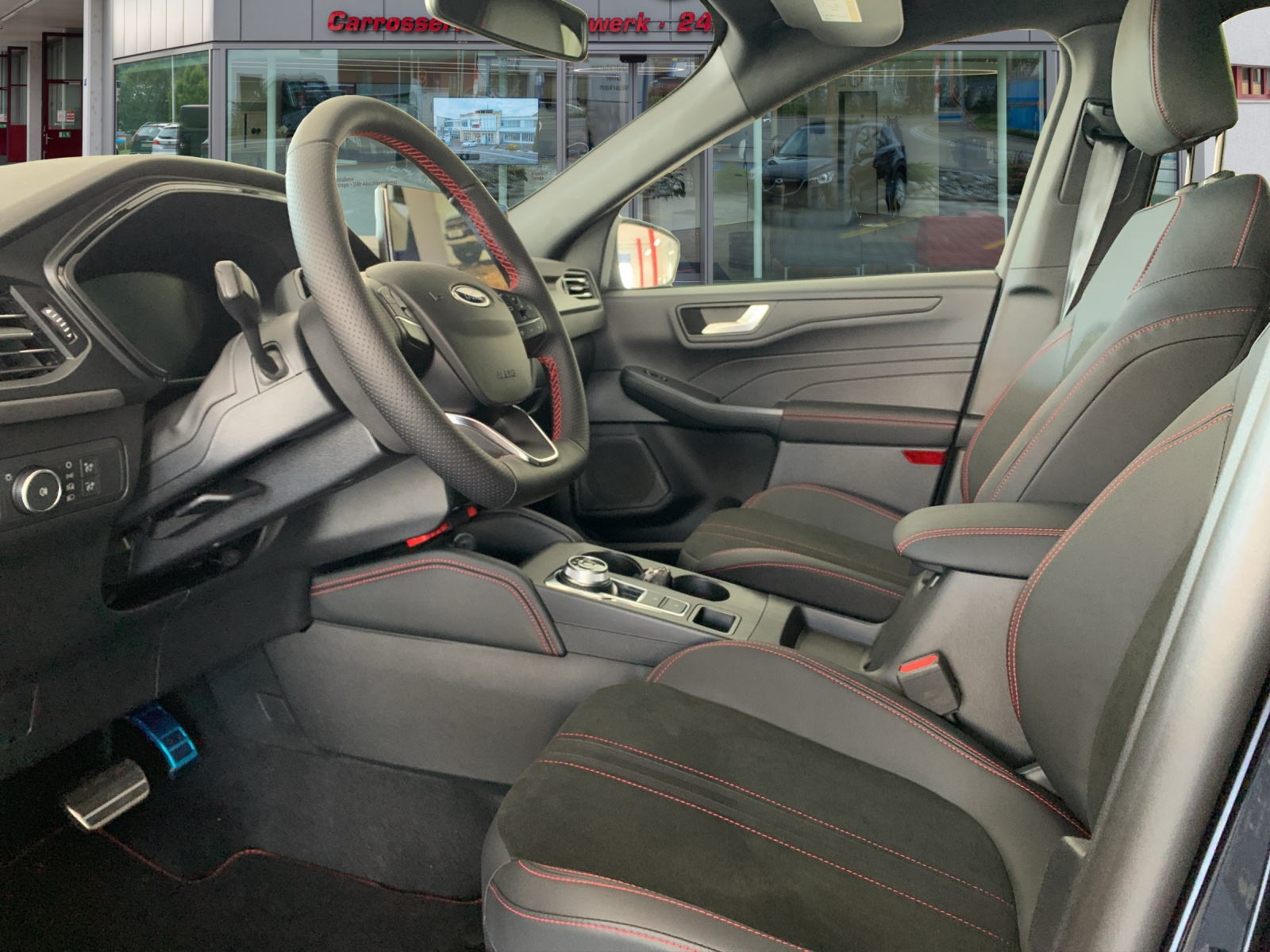 FORD Kuga 2.5 Hybrid ST-Line X 4x4-image-6
