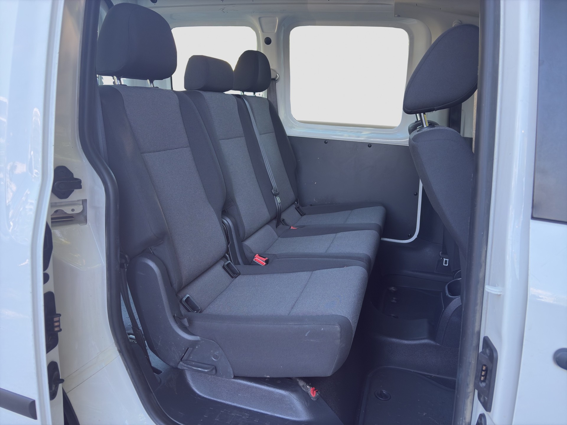 VW Caddy 1.0 TSI Comfortline-image-9