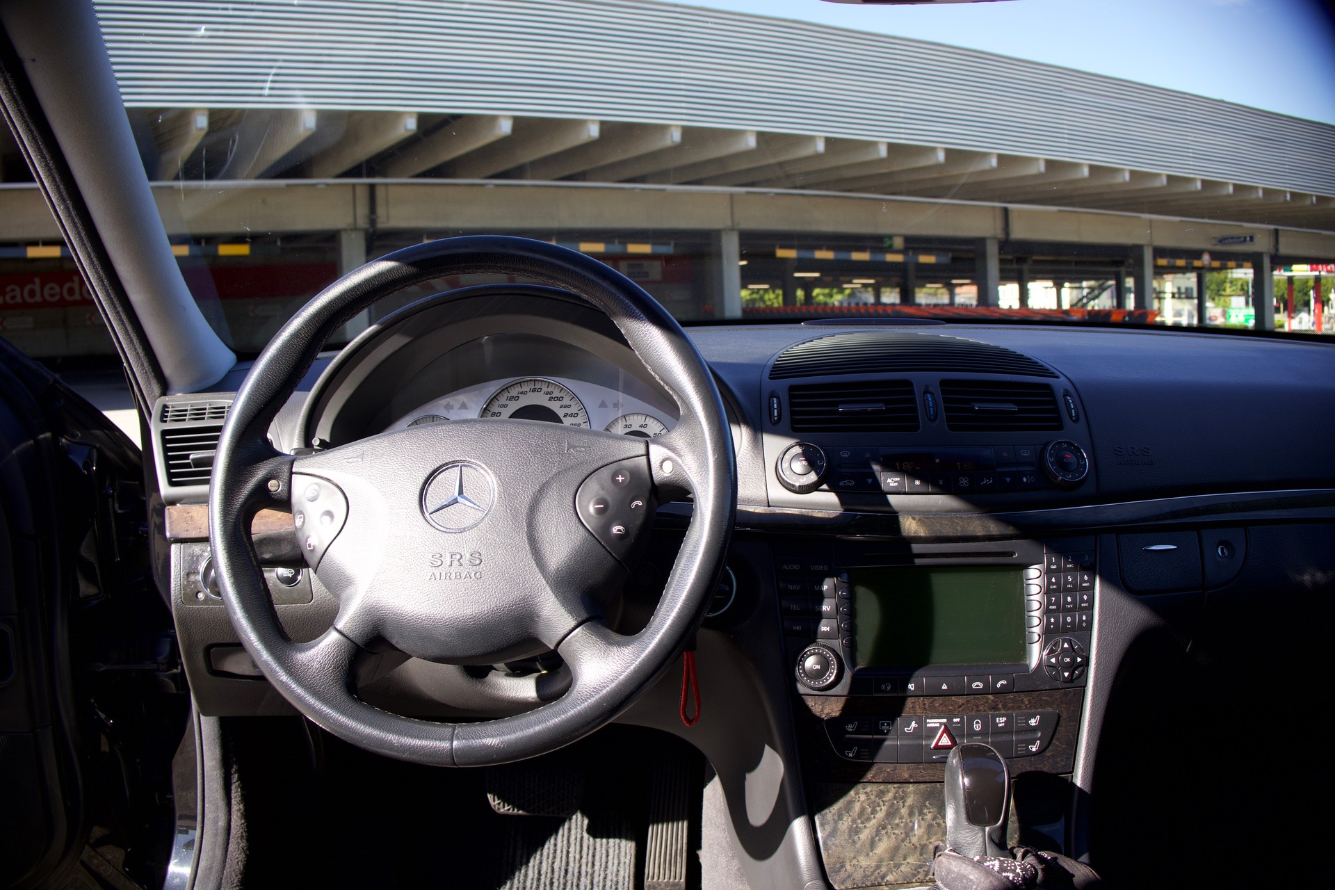 MERCEDES-BENZ E 55 V8 AMG-image-3
