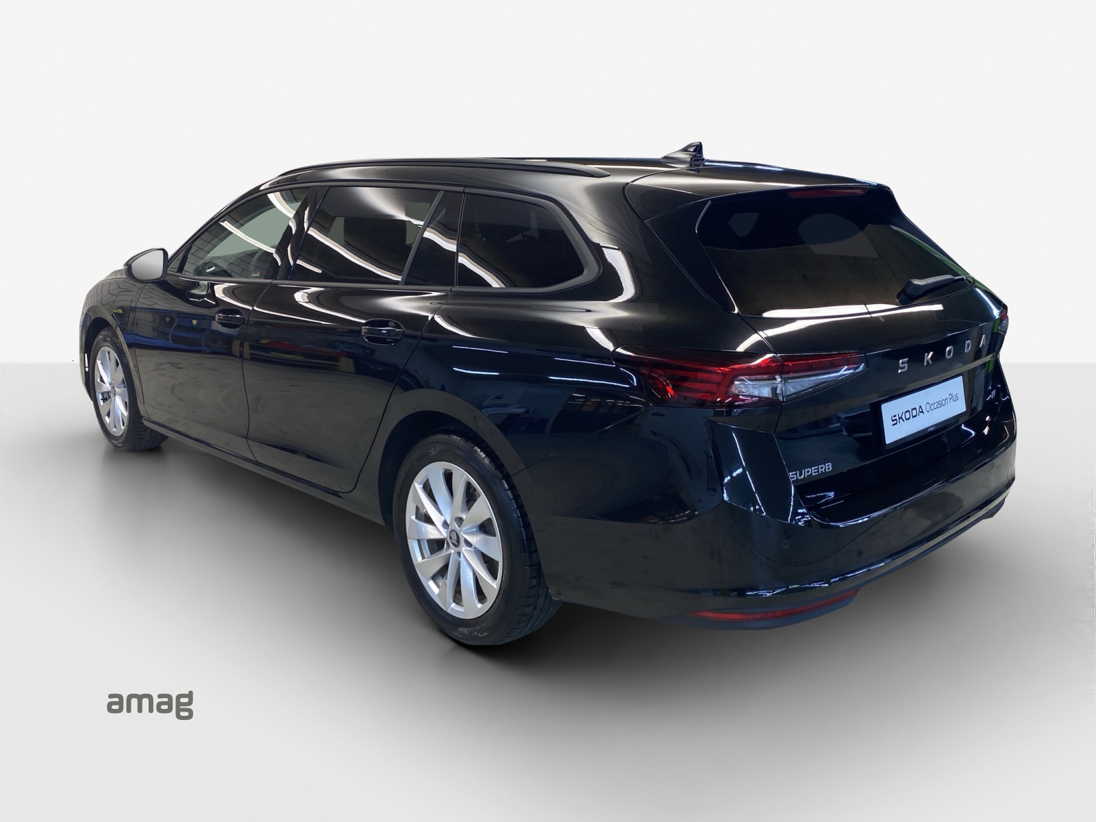 SKODA Superb Combi 1.5 TSI PHEV Selection DSG-image-2