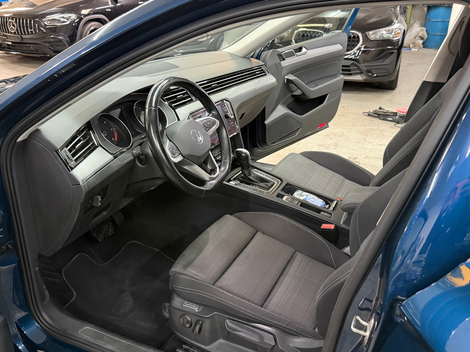 VW Passat 2.0 TDI BMT Business DSG-image-13
