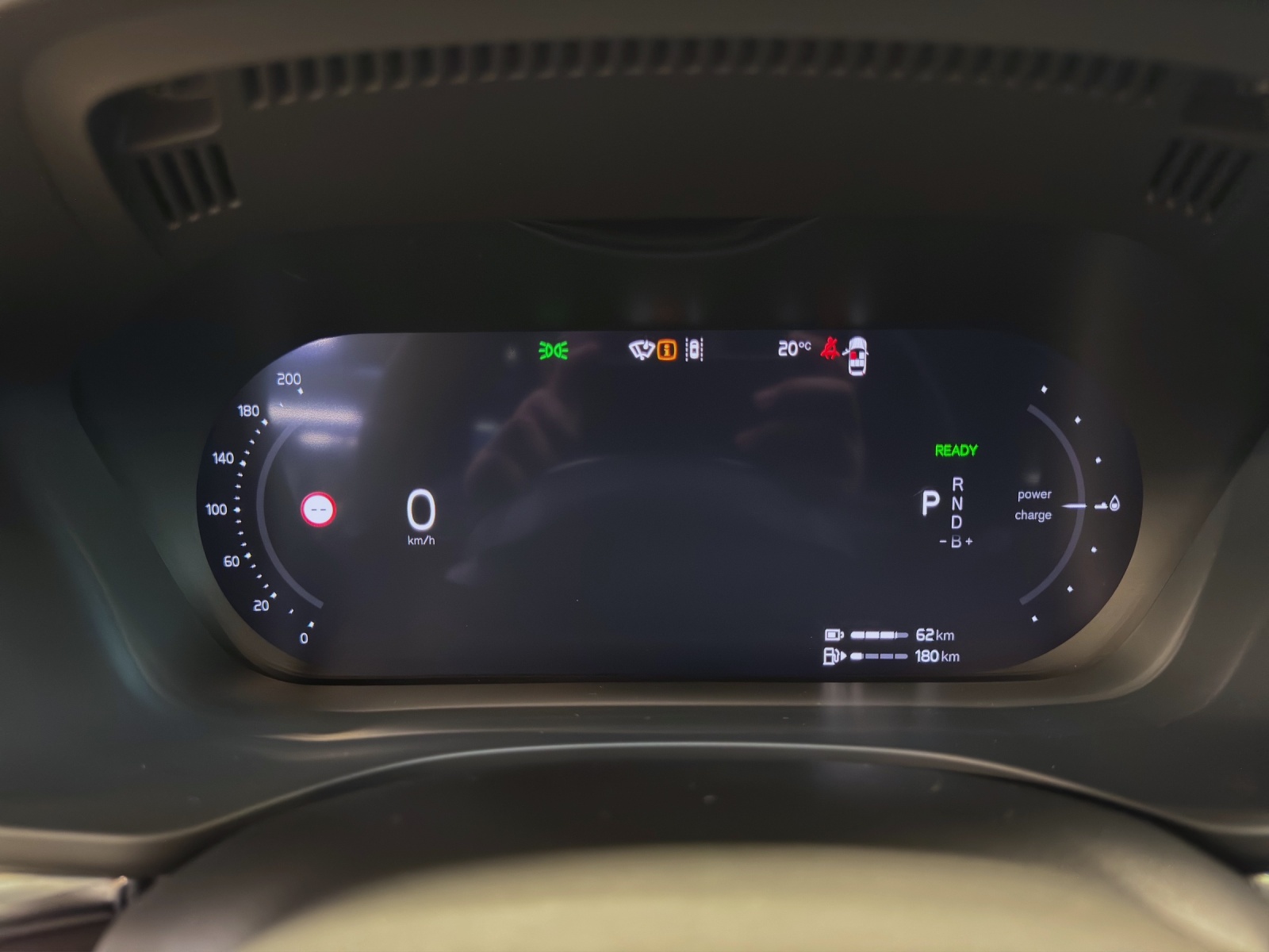 VOLVO XC60 2.0 T8 TE Ultra Dark eAWD-image-8