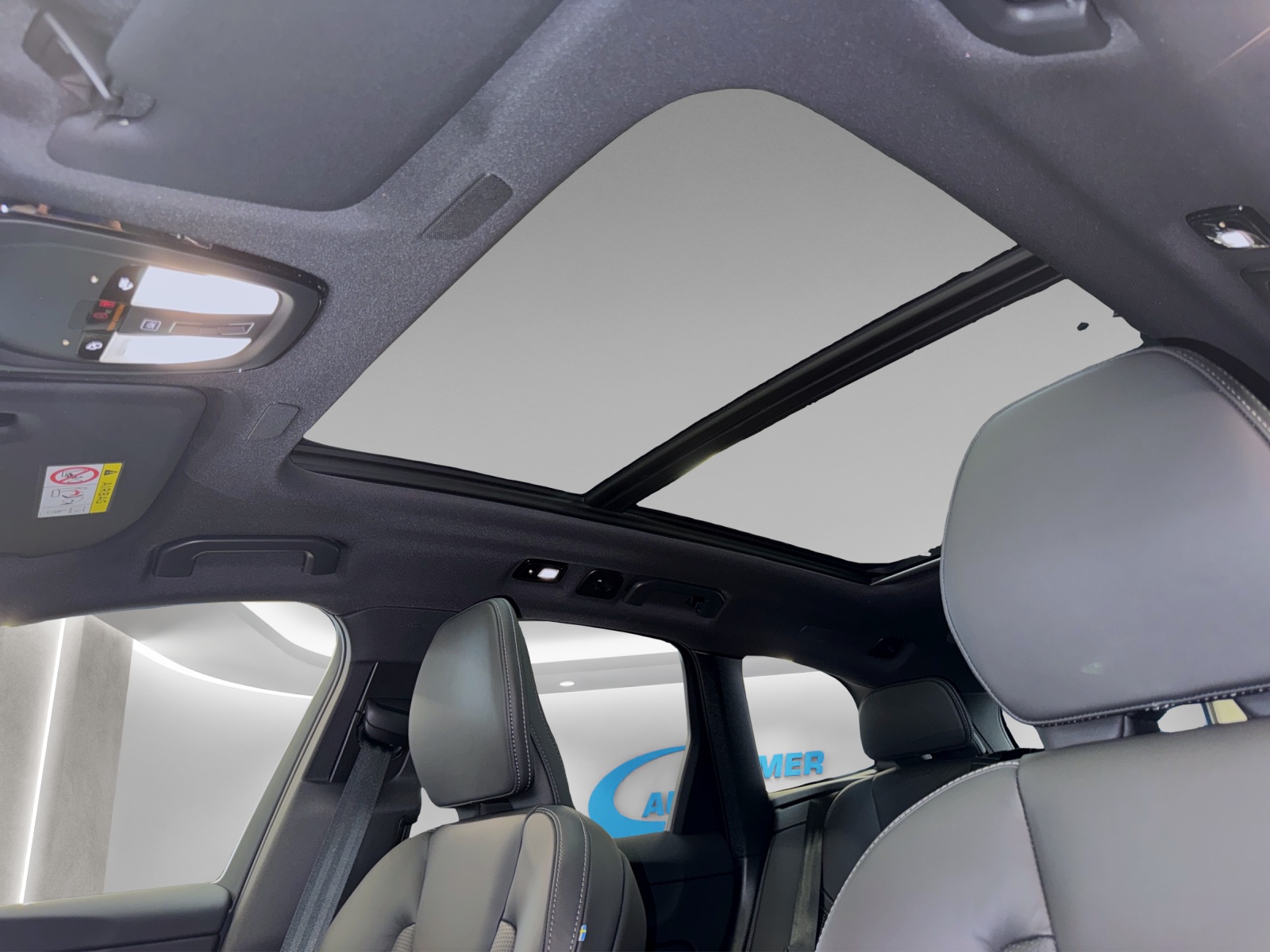 VOLVO XC60 2.0 T8 TE Ultra Dark eAWD-image-14