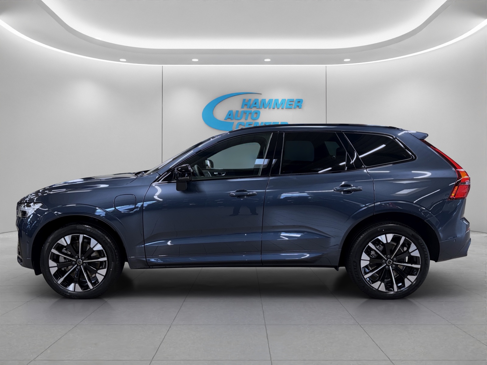VOLVO XC60 2.0 T8 TE Ultra Dark eAWD-image-1