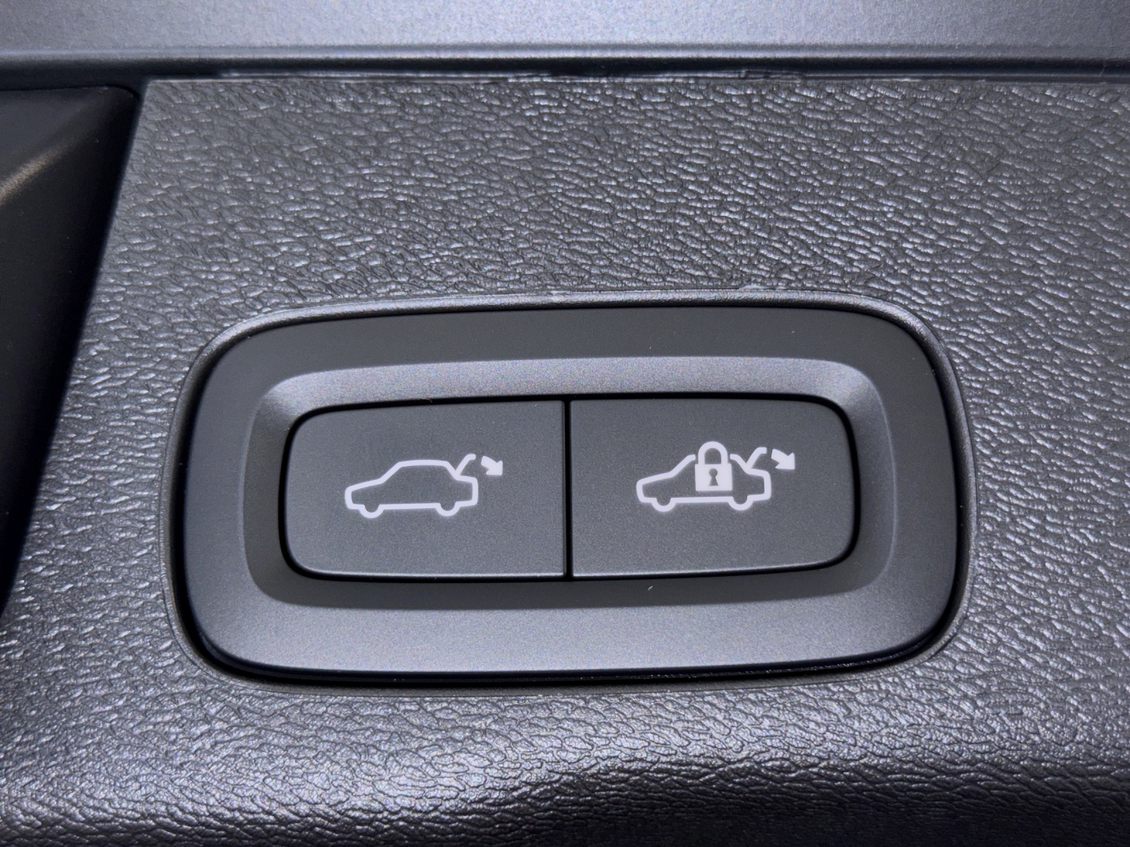 VOLVO XC60 2.0 T8 TE Ultra Dark eAWD-image-15
