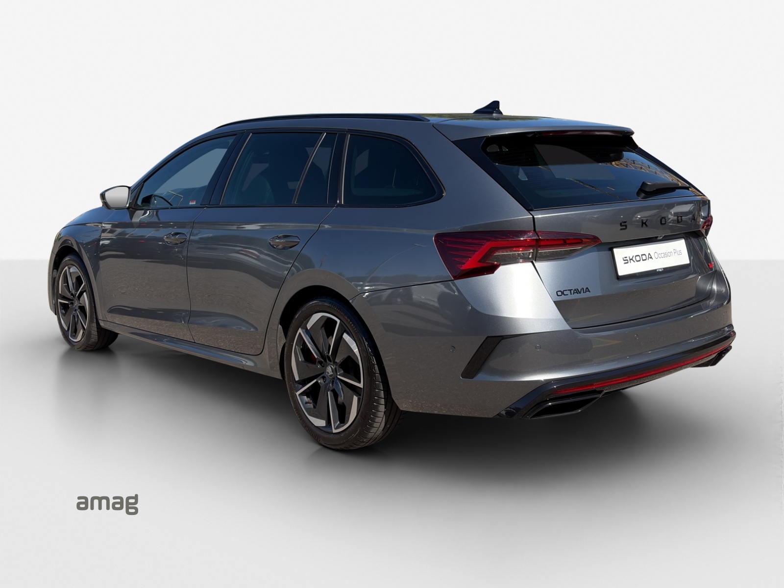 SKODA Octavia Combi 2.0 TSI DSG RS-image-2