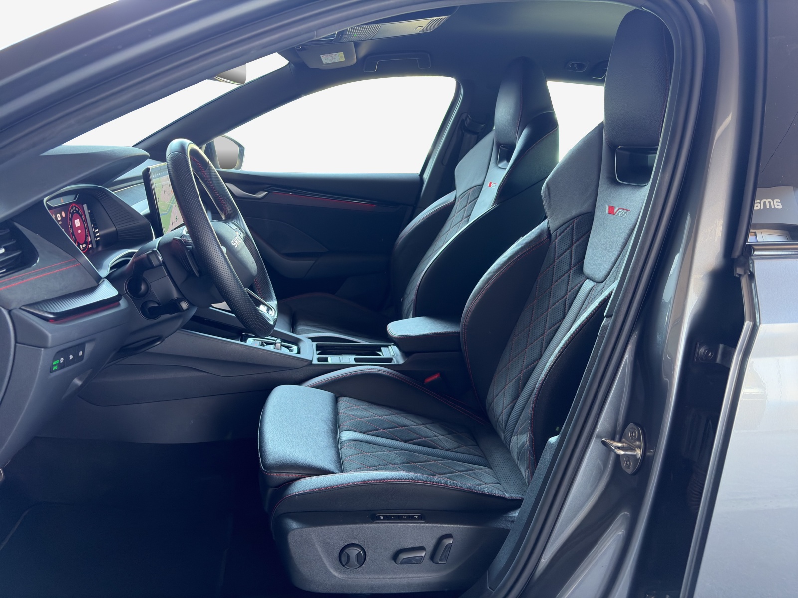SKODA Octavia Combi 2.0 TSI DSG RS-image-7