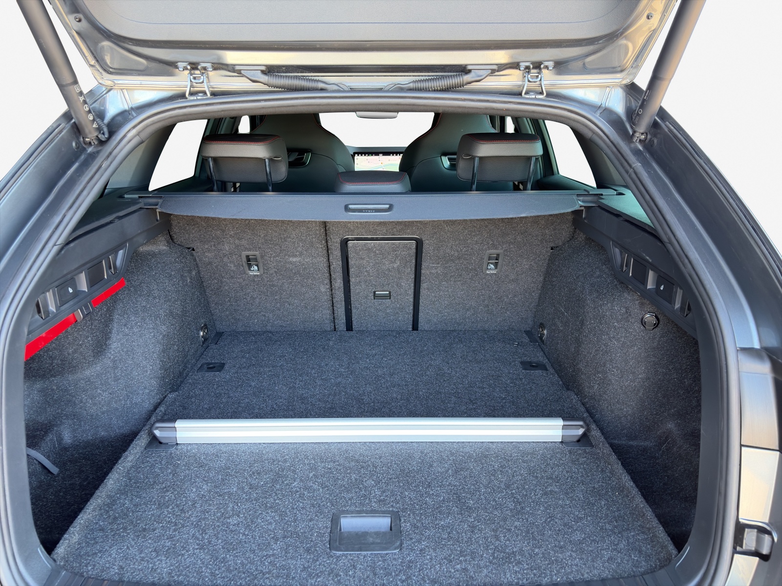 SKODA Octavia Combi 2.0 TSI DSG RS-image-12