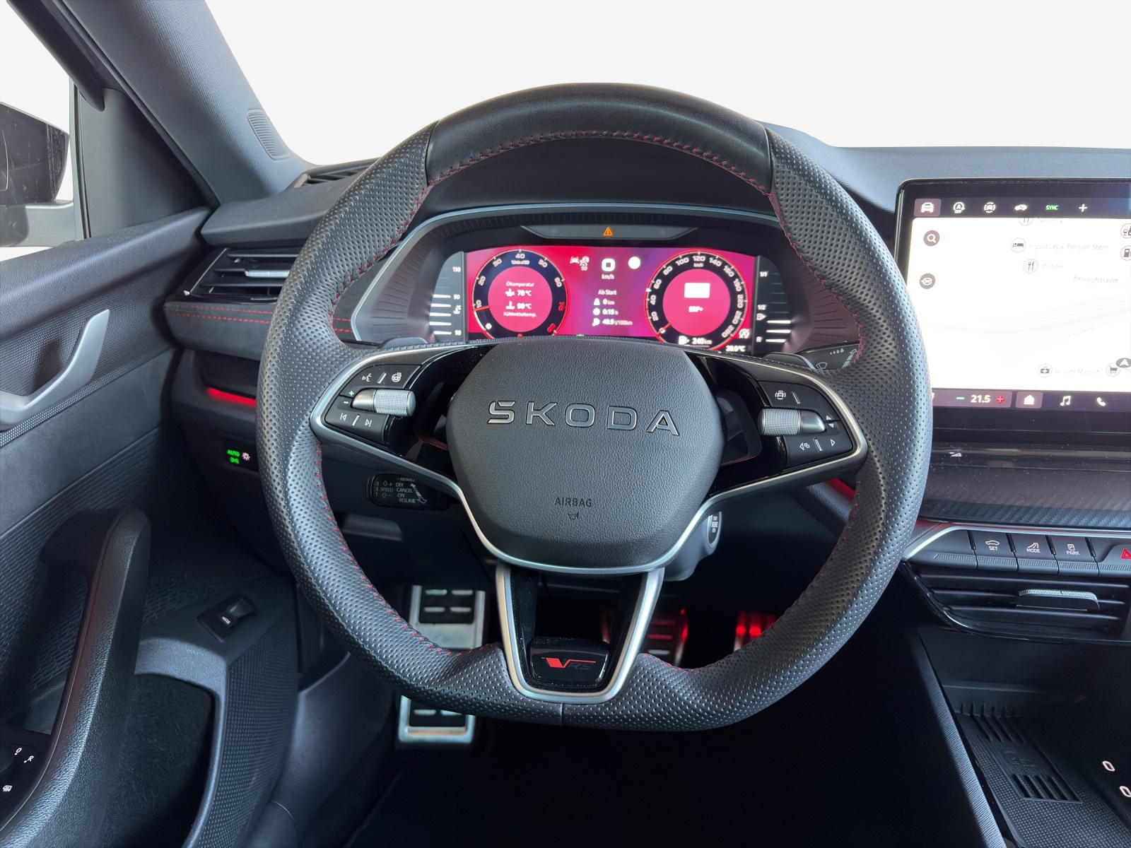SKODA Octavia Combi 2.0 TSI DSG RS-image-9