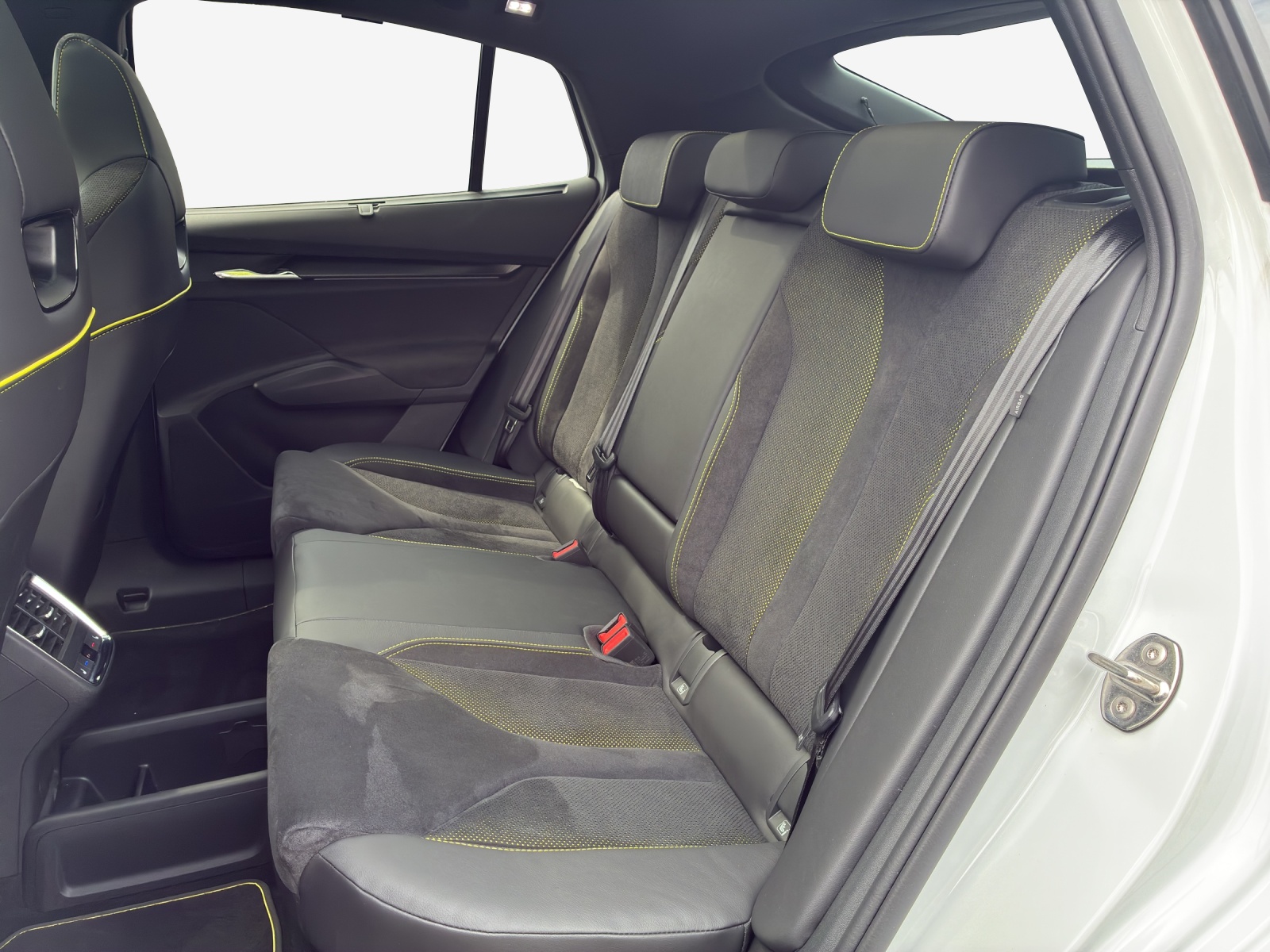SKODA Enyaq Coupé RS iV 80 4x4-image-11
