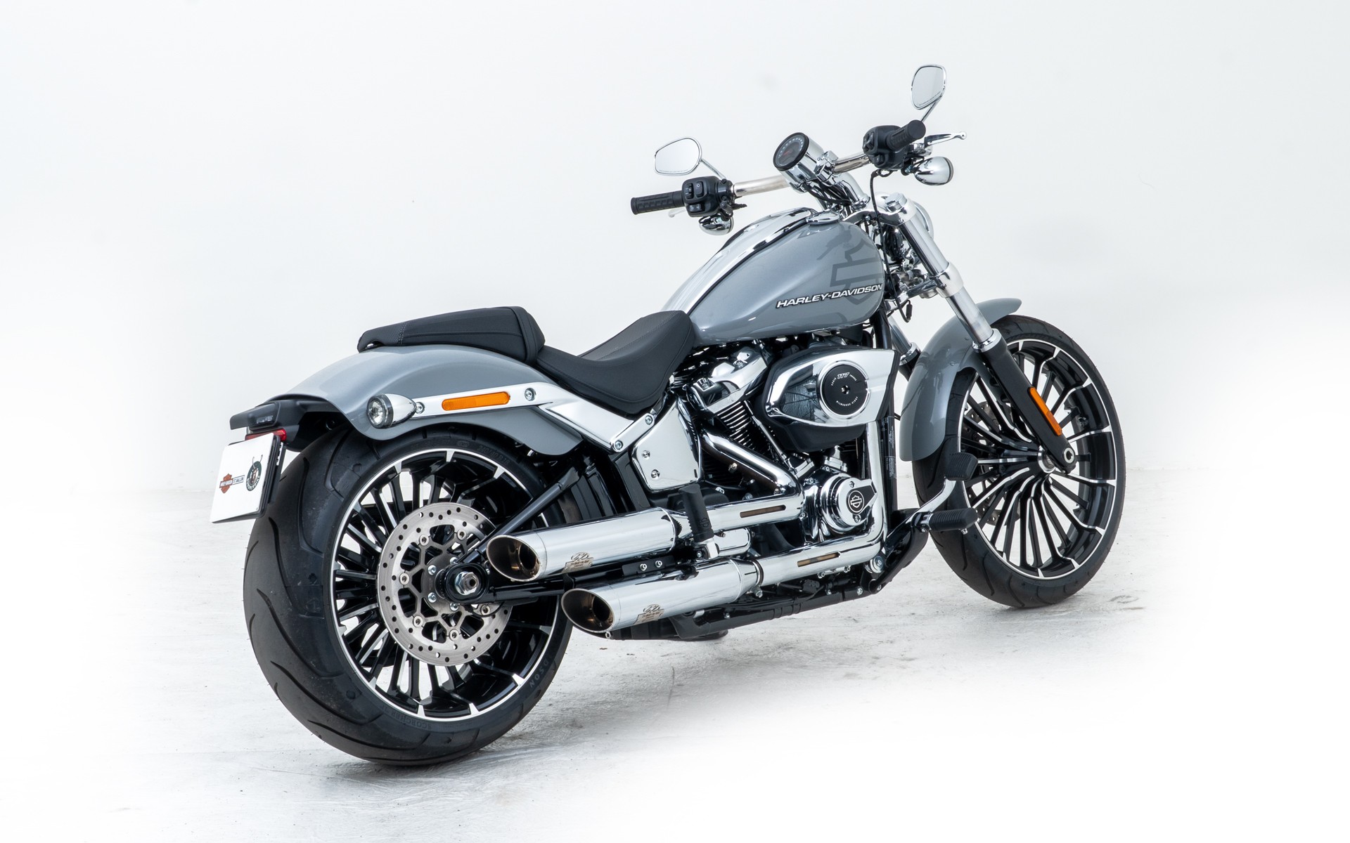 HARLEY-DAVIDSON FXBR Breakout 117ci-showroom-element-2