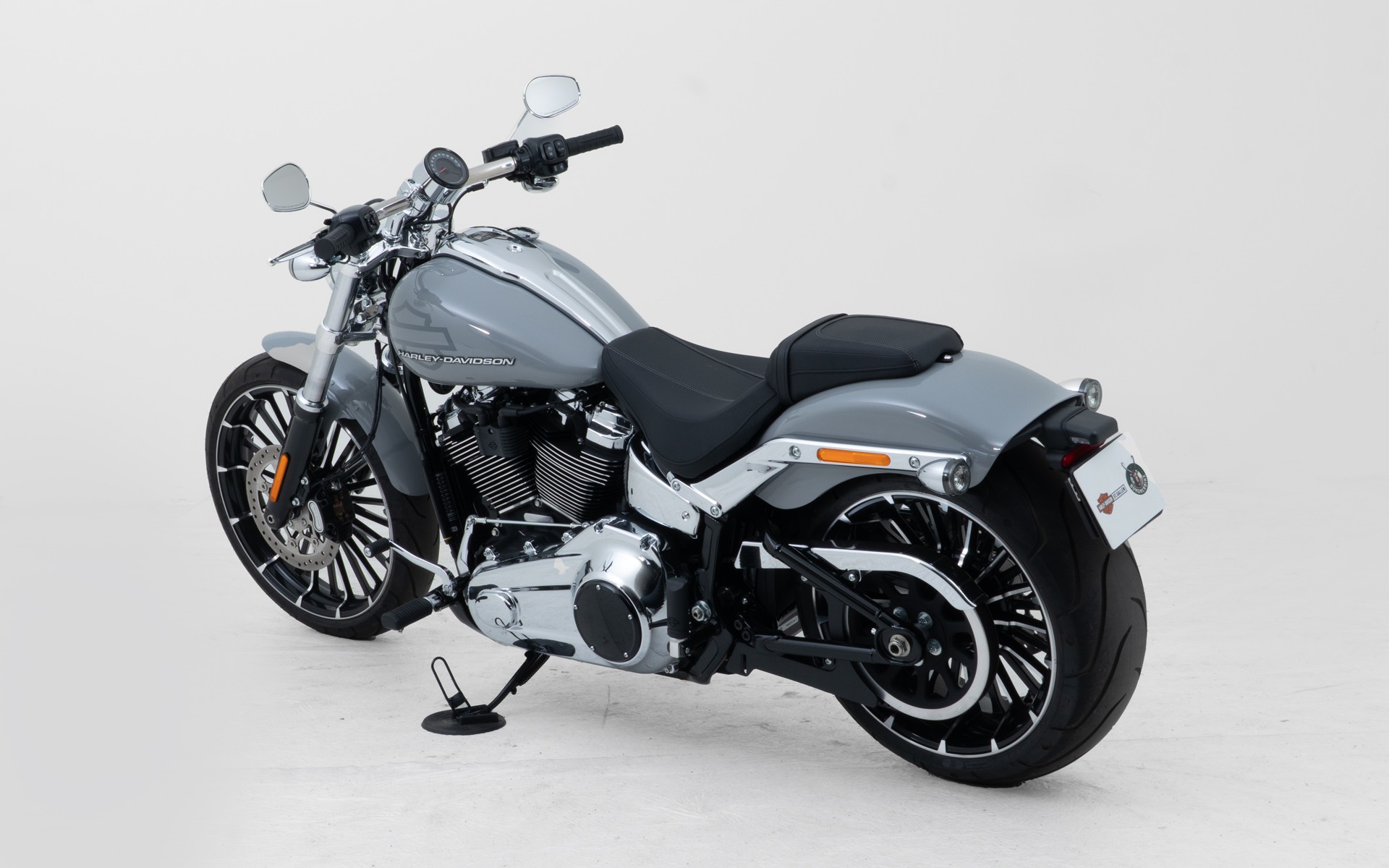 HARLEY-DAVIDSON FXBR Breakout 117ci-showroom-element-3