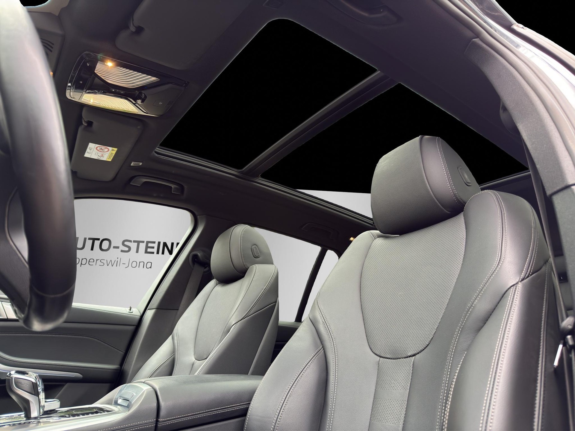 BMW X5 M50i xDrive-image-10