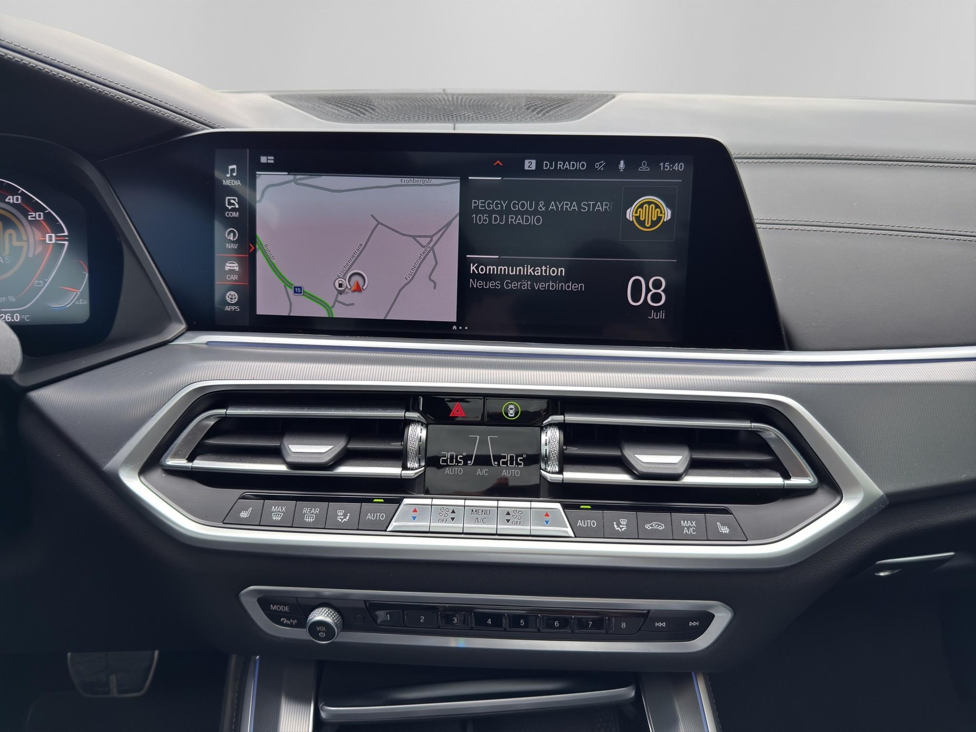 BMW X5 M50i xDrive-image-12