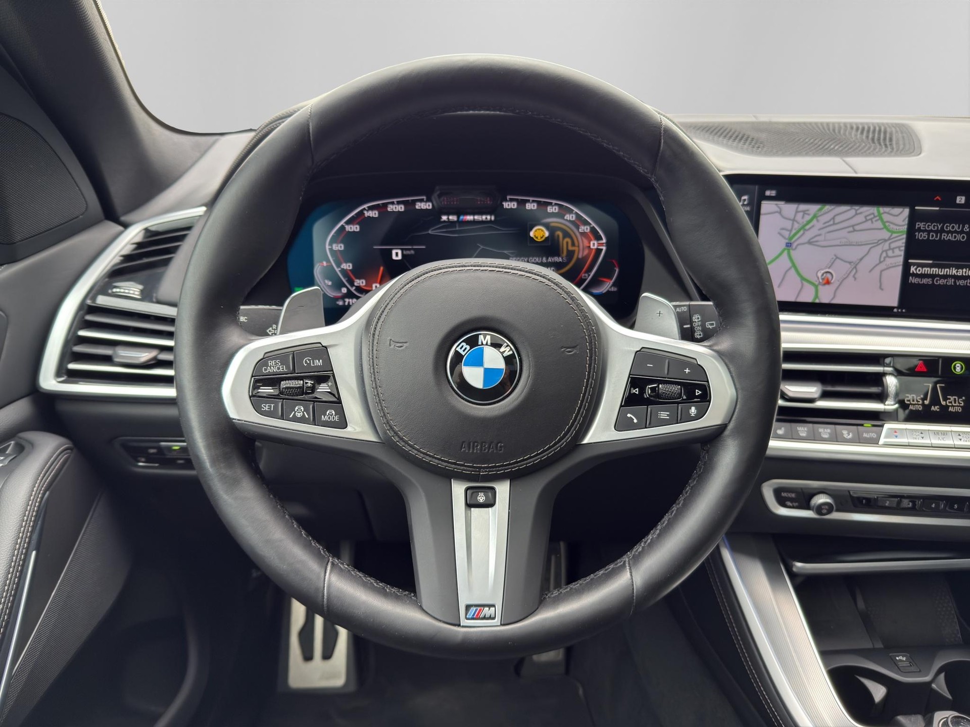 BMW X5 M50i xDrive-image-11