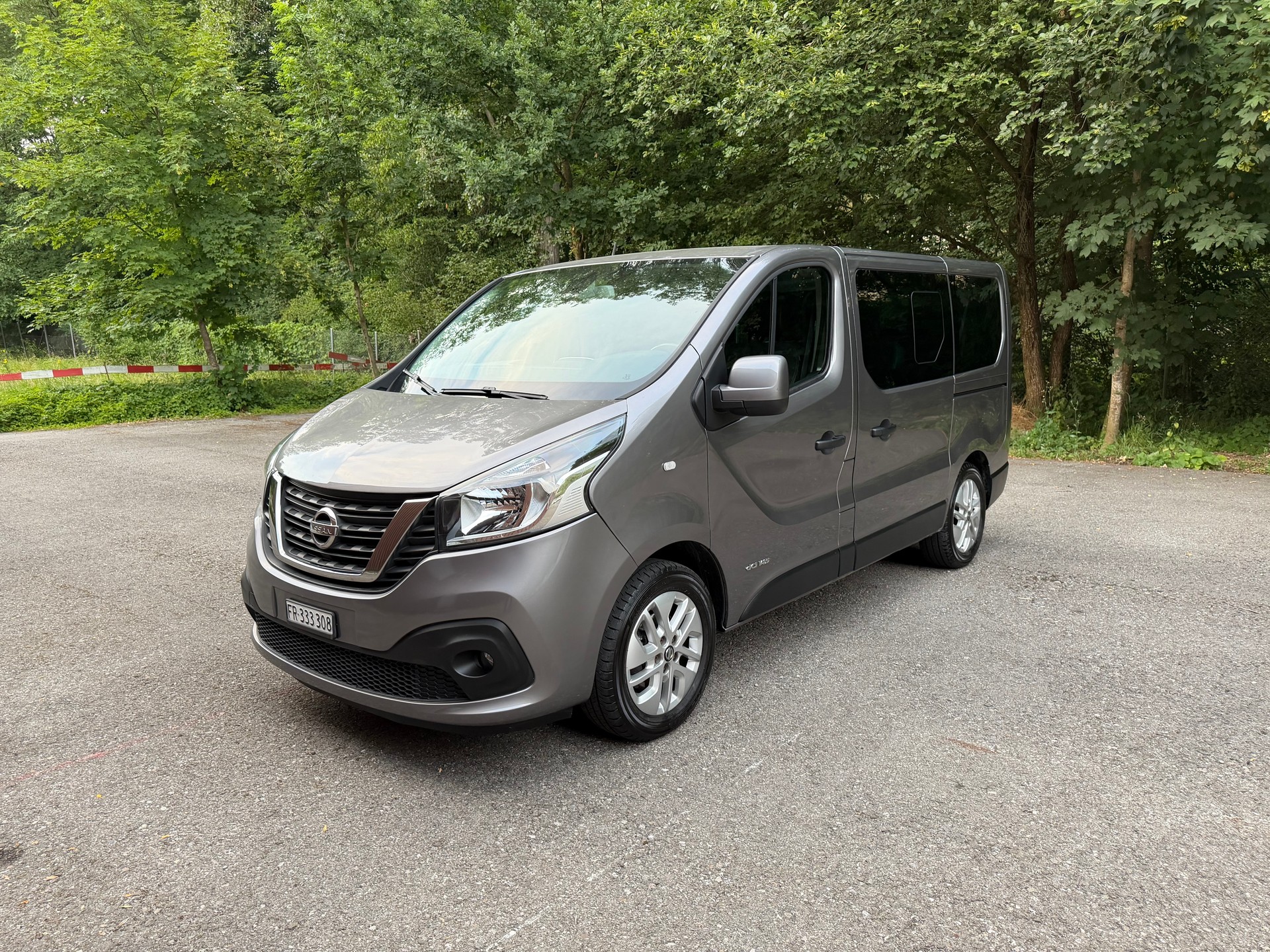 NISSAN NV300 dCi 145 2.7 L1H1 Comfort 9Pl.-image-1