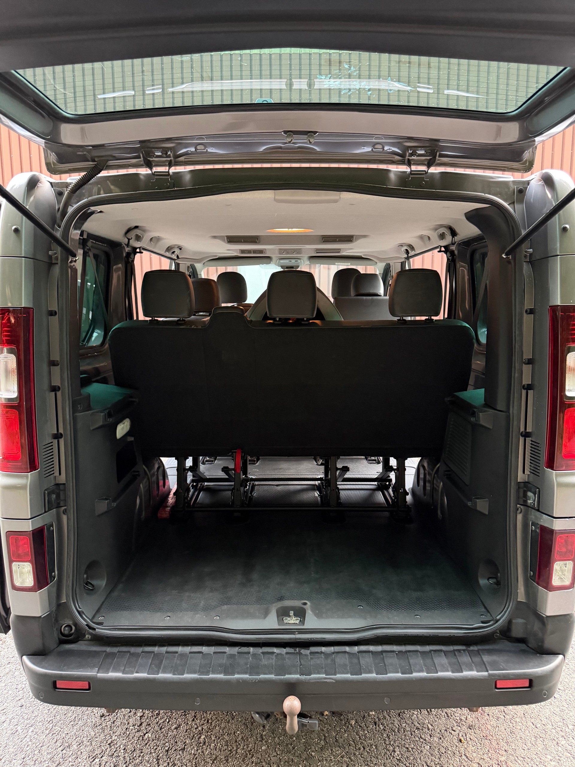 NISSAN NV300 dCi 145 2.7 L1H1 Comfort 9Pl.-image-10