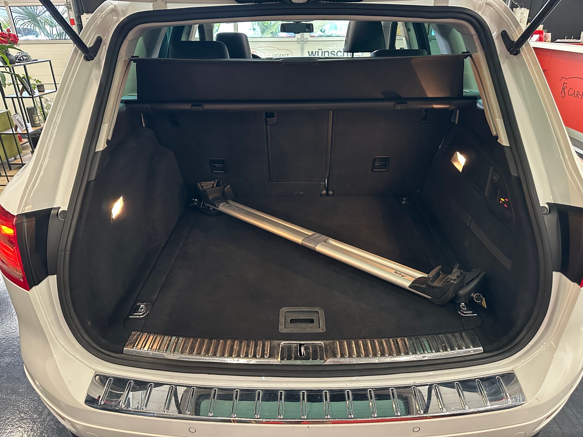 VW Touareg 3.0 TDI BMT Edition X Tiptronic-image-18