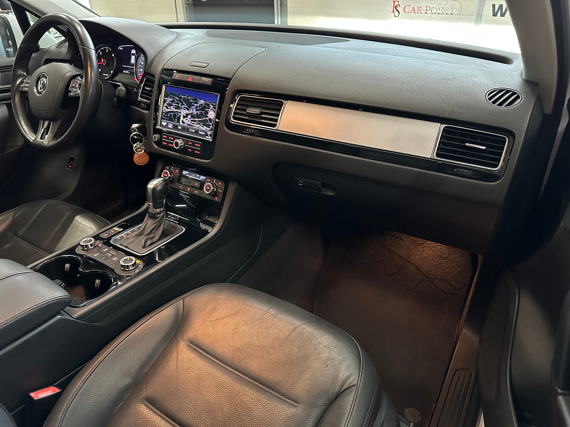 VW Touareg 3.0 TDI BMT Edition X Tiptronic-image-12