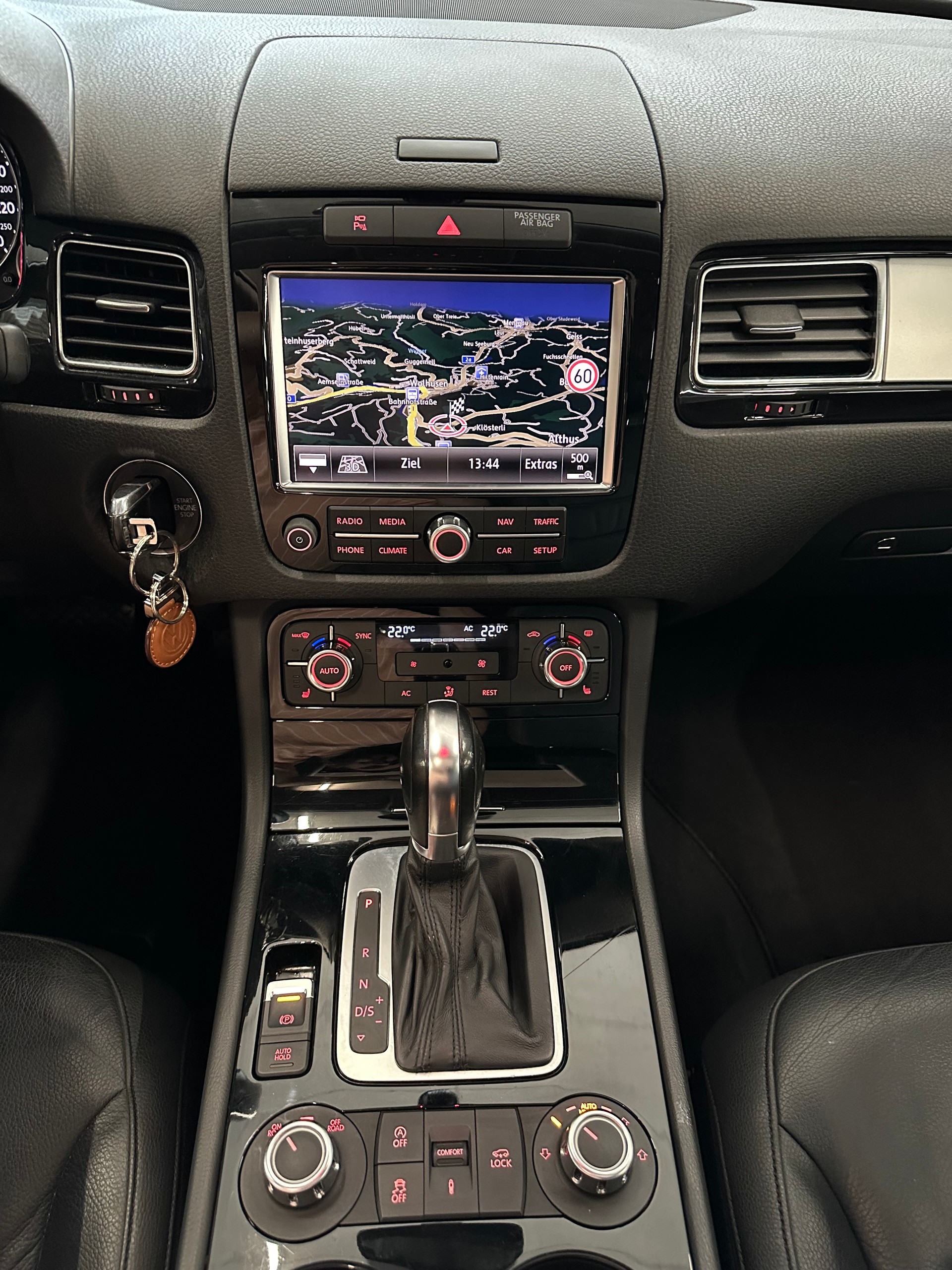 VW Touareg 3.0 TDI BMT Edition X Tiptronic-image-16