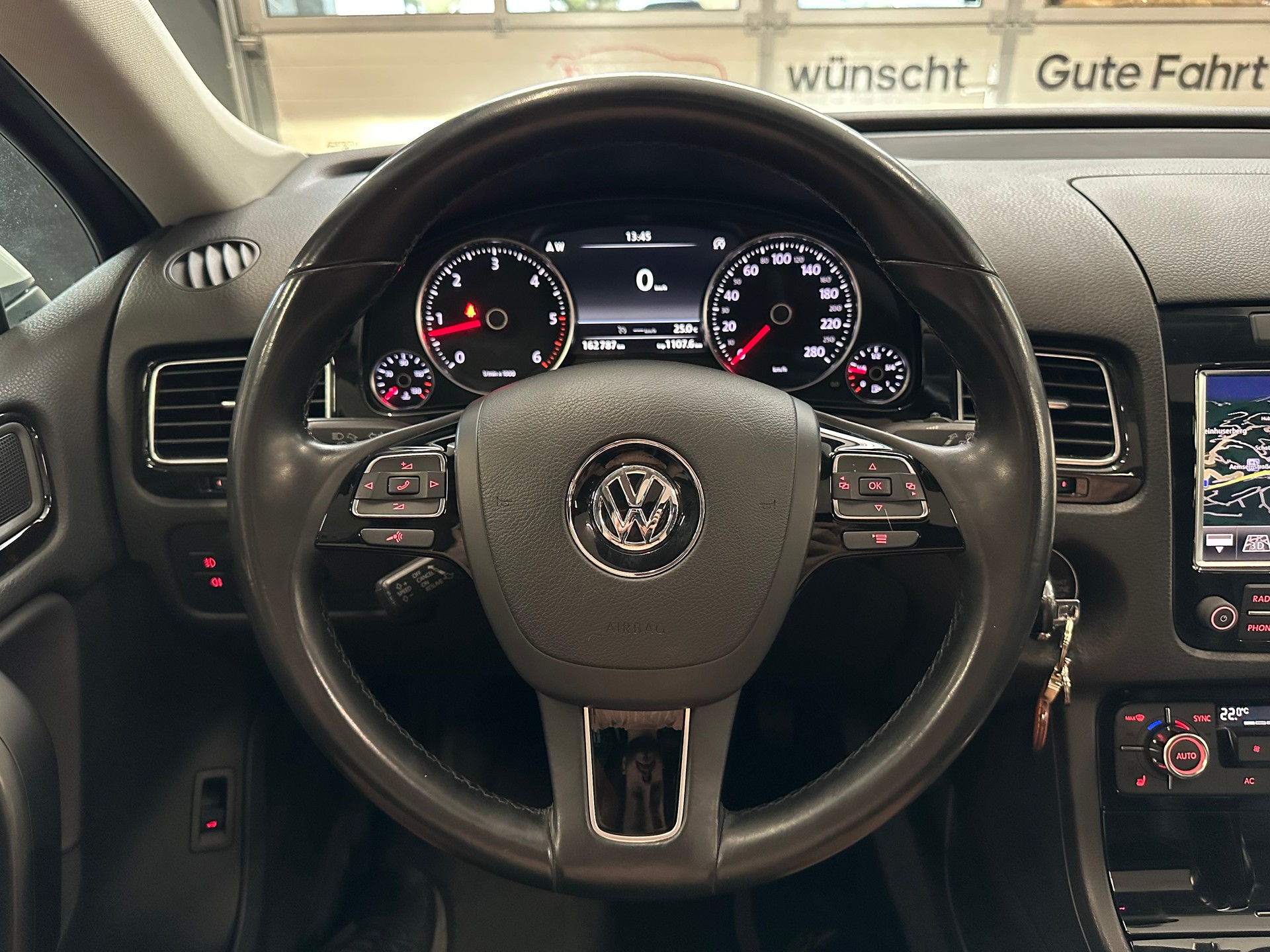 VW Touareg 3.0 TDI BMT Edition X Tiptronic-image-15