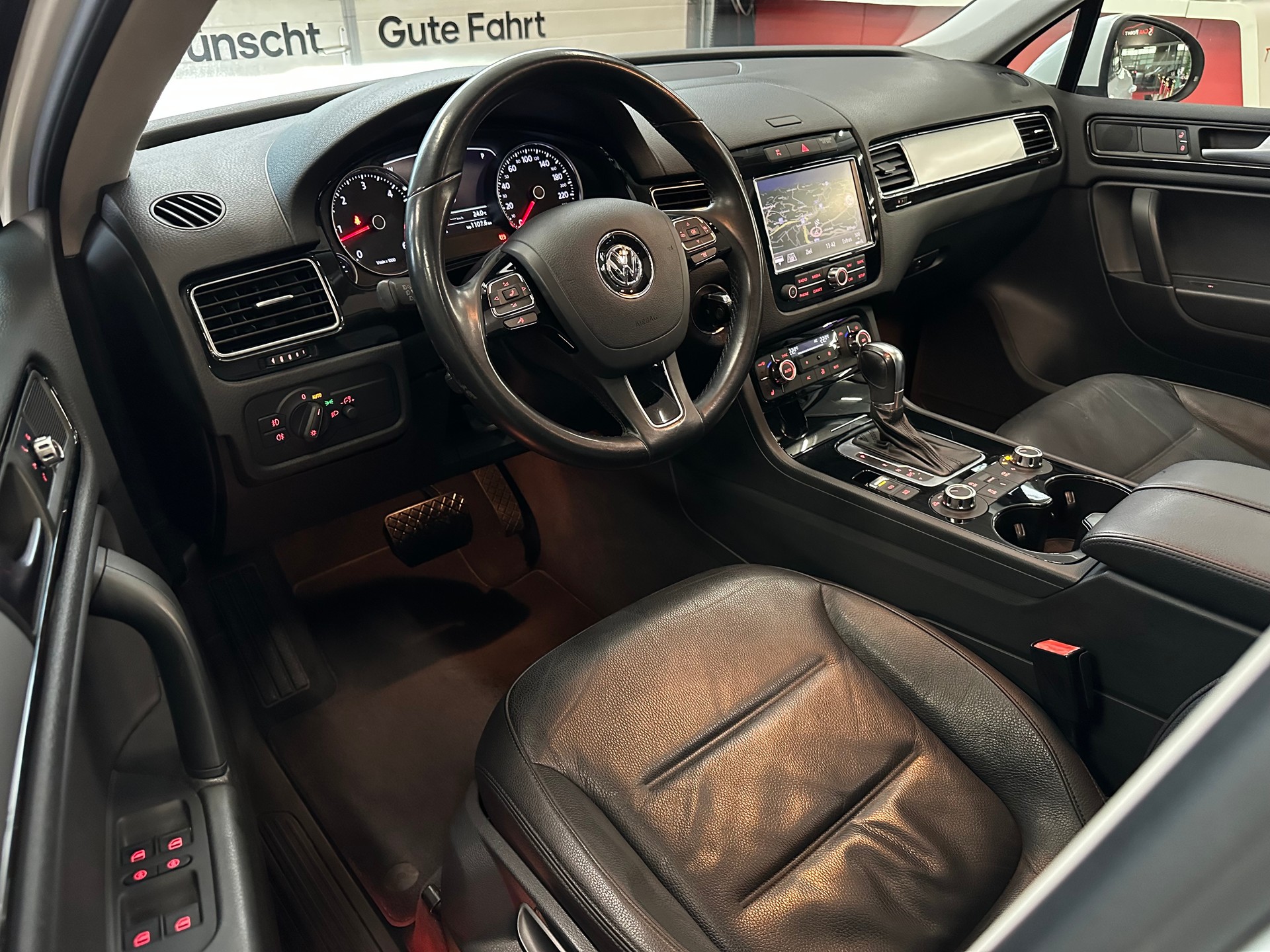 VW Touareg 3.0 TDI BMT Edition X Tiptronic-image-7