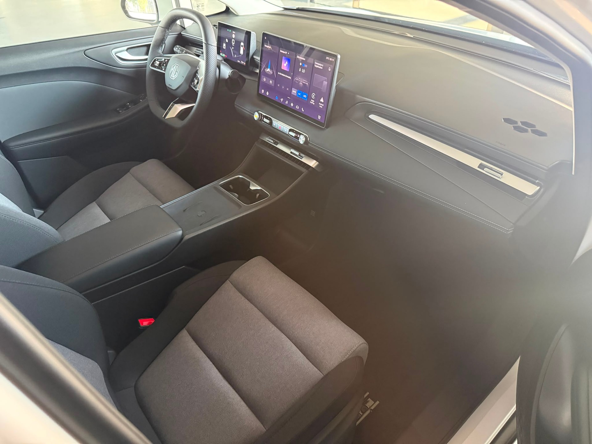 MG 4 EV Urban 43kWh Comfort-image-11