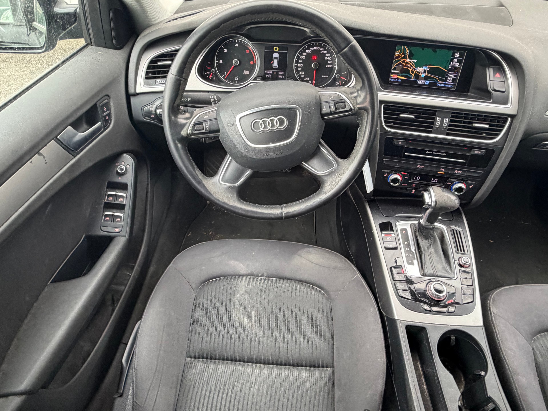 AUDI A4 Avant 2.0 TDI multitronic-image-8