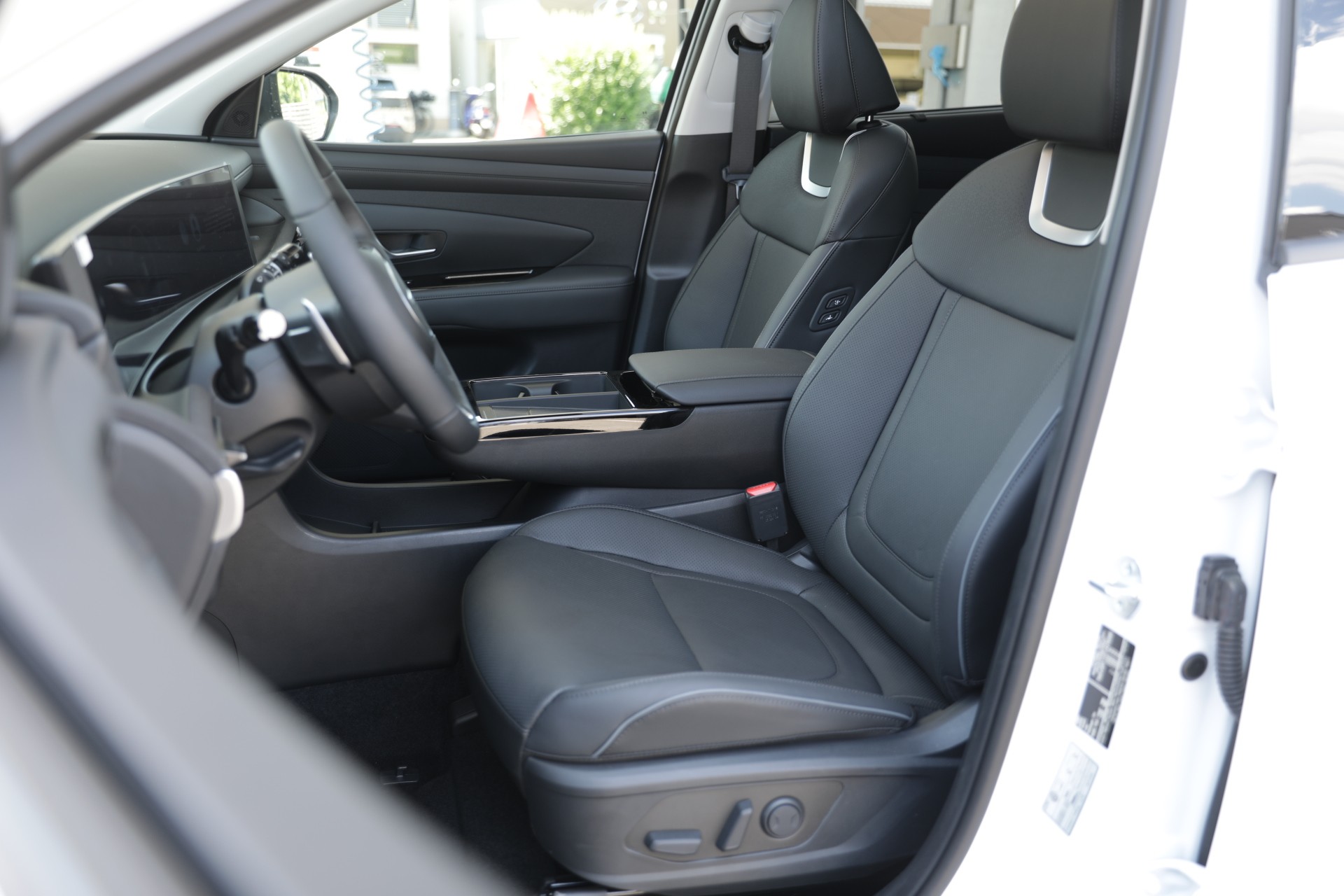 HYUNDAI Tucson 1.6 TGDI HEV Vertex 4WD Swiss Edition-image-7
