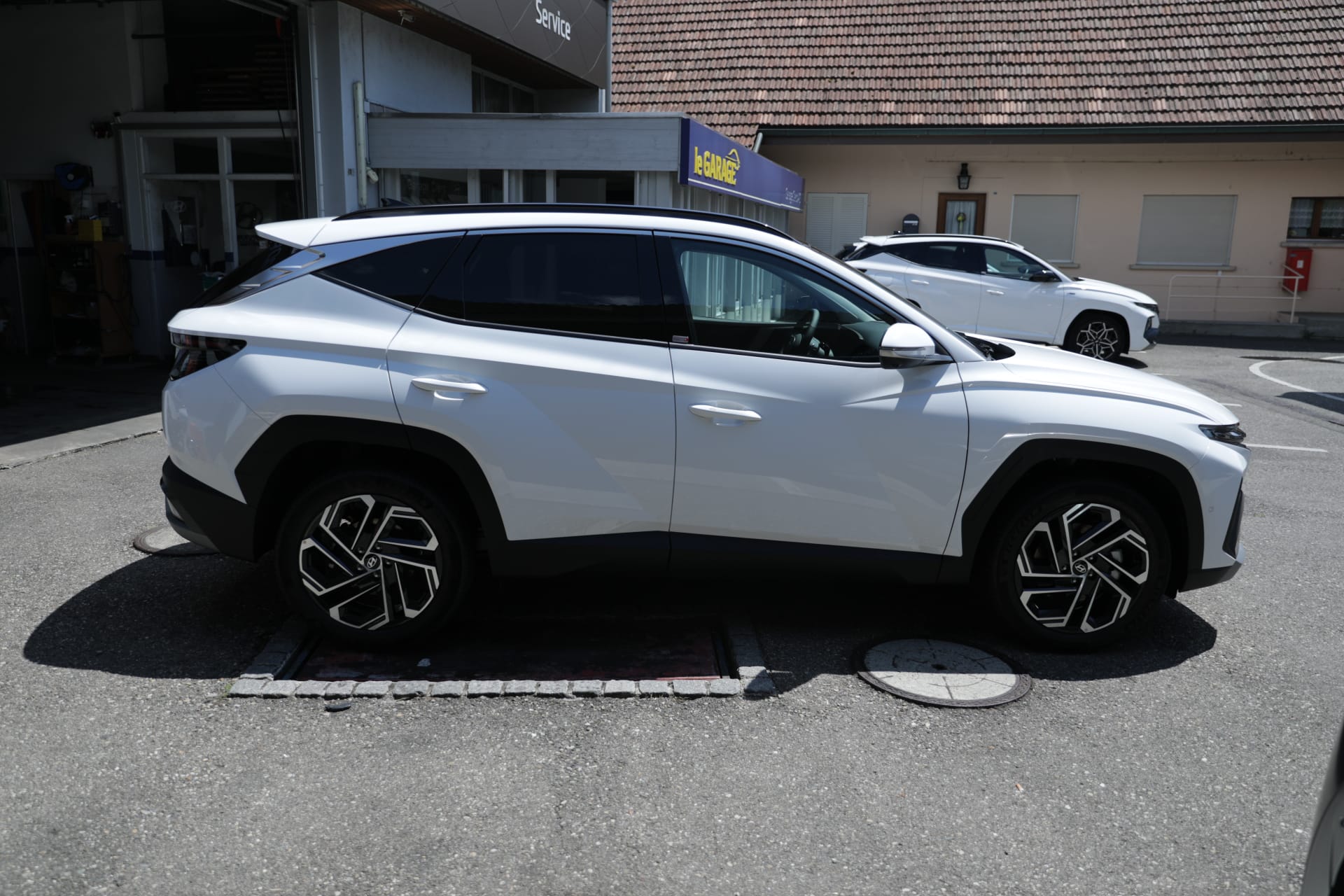 HYUNDAI Tucson 1.6 TGDI HEV Vertex 4WD Swiss Edition-image-4