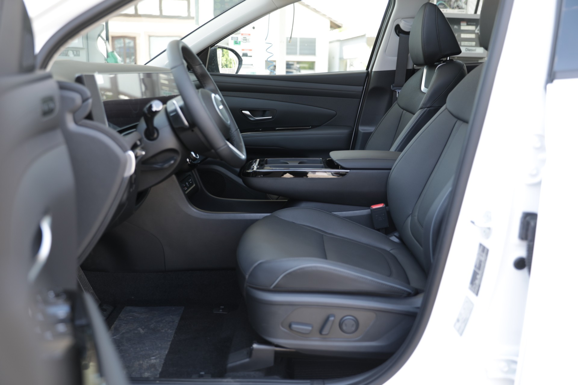 HYUNDAI Tucson 1.6 TGDI HEV Vertex 4WD Swiss Edition-image-6